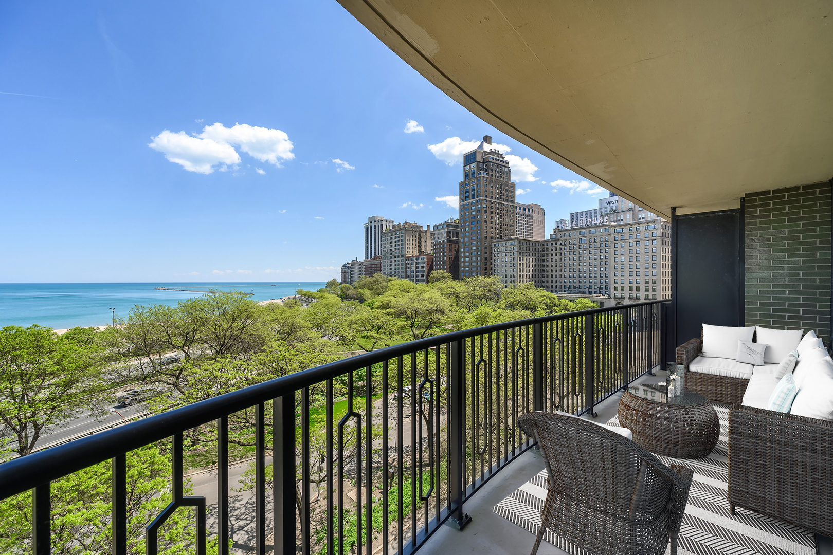 1040 N Lake Shore Drive Unit: 7C