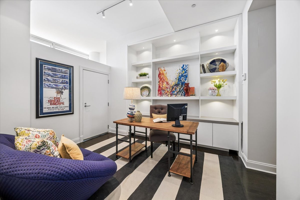 333 N Canal Street Unit: 3604