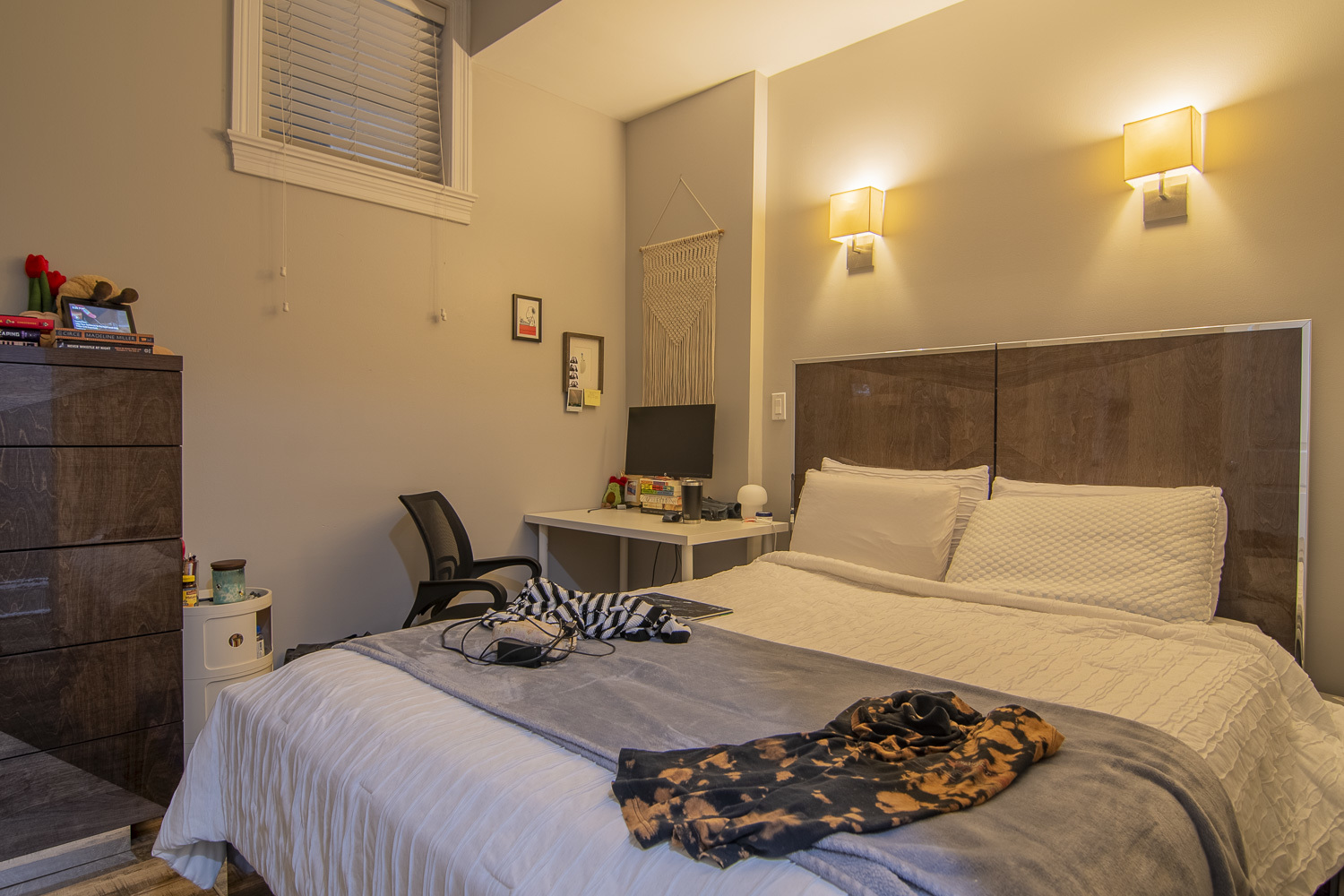 3718 N Wilton Avenue Unit: 2