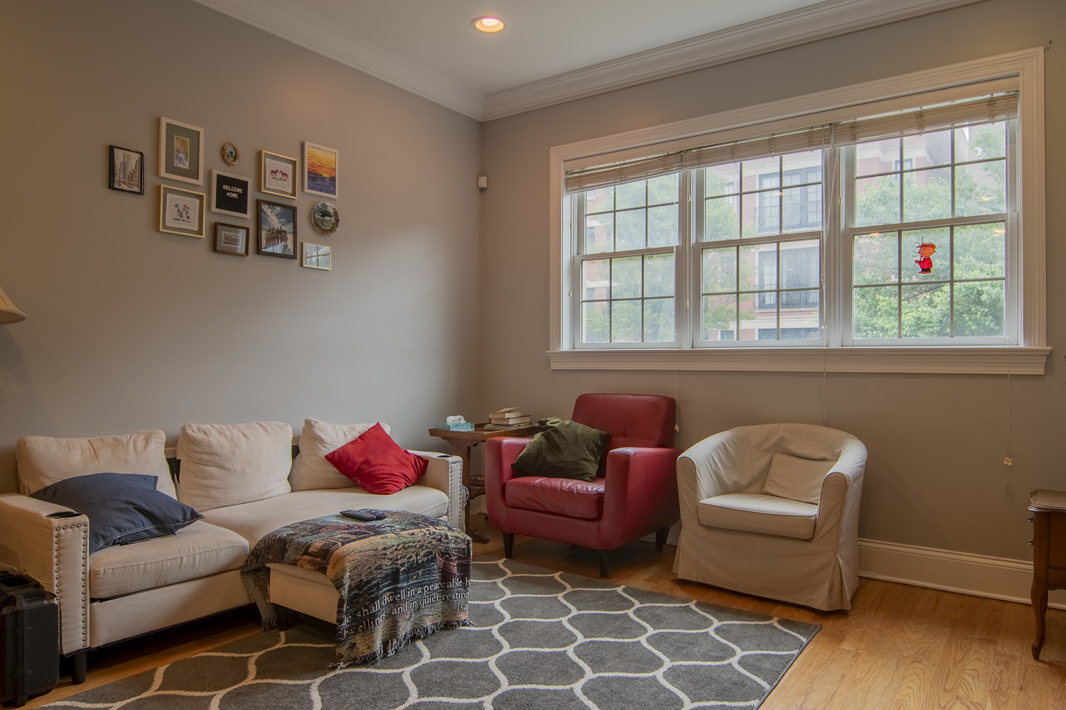 3718 N Wilton Avenue Unit: 2