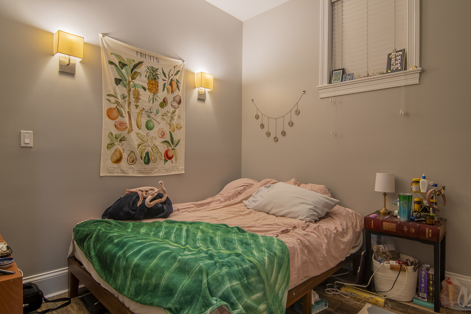 3718 N Wilton Avenue Unit: 2
