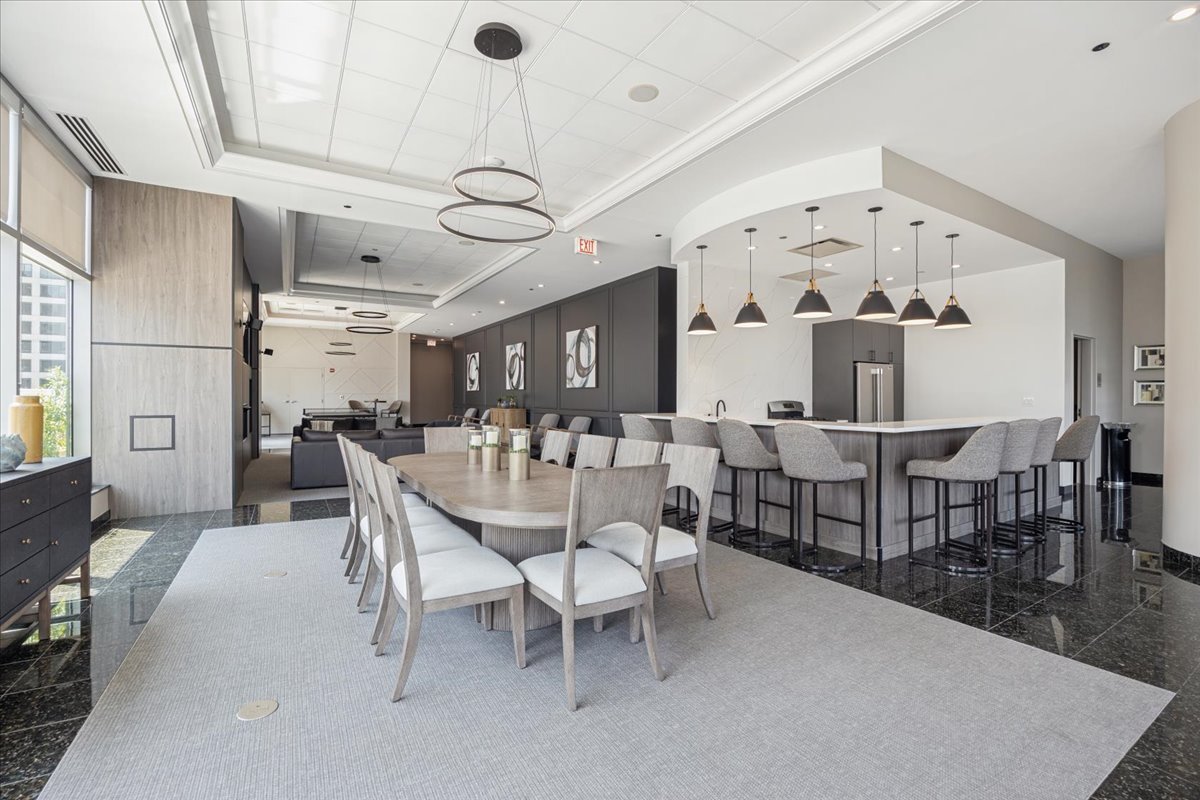 160 E ILLINOIS Street Unit: 2104