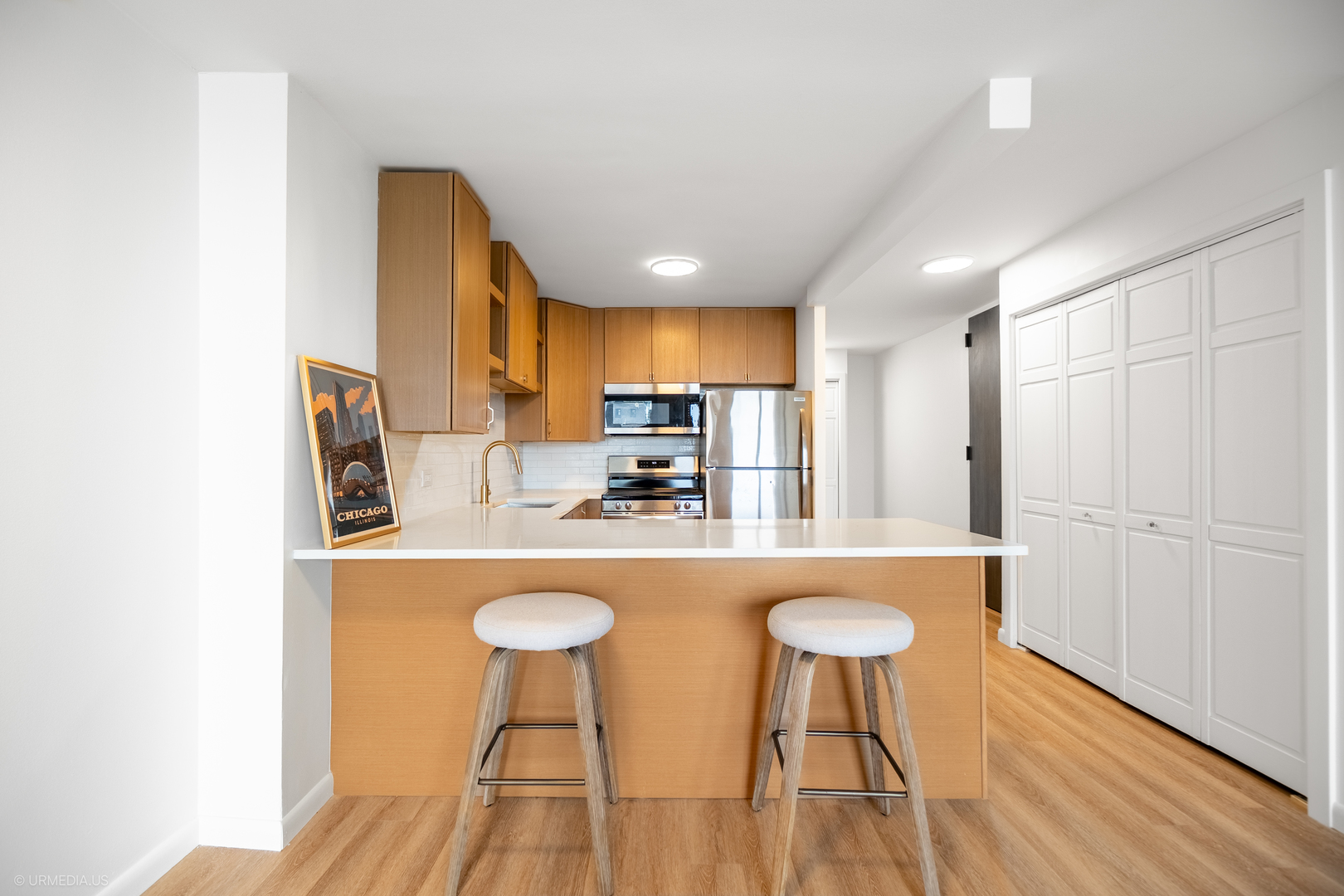 1030 N STATE Street Unit: 11M