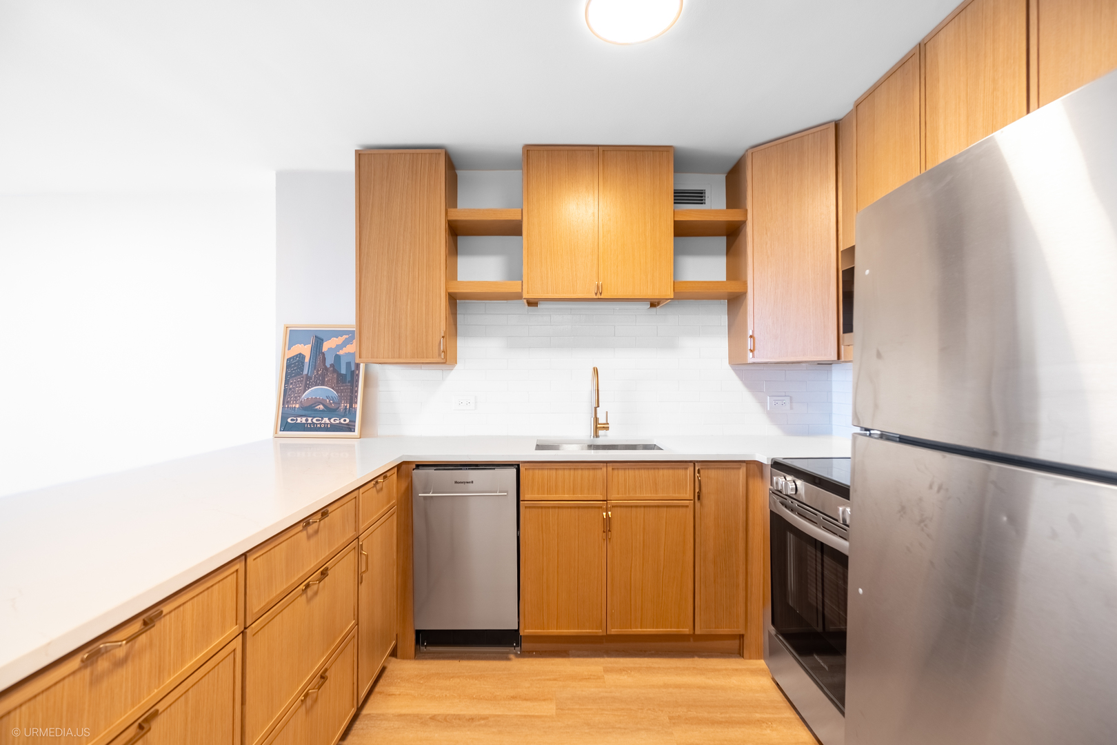 1030 N STATE Street Unit: 11M