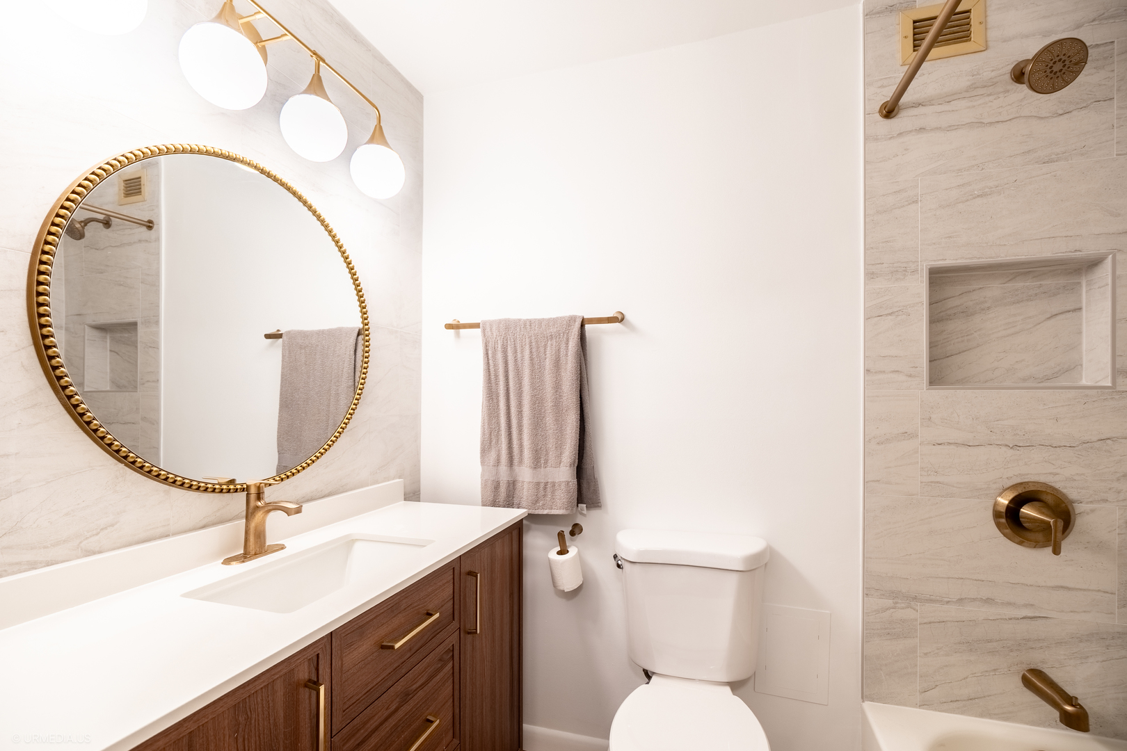 1030 N STATE Street Unit: 11M