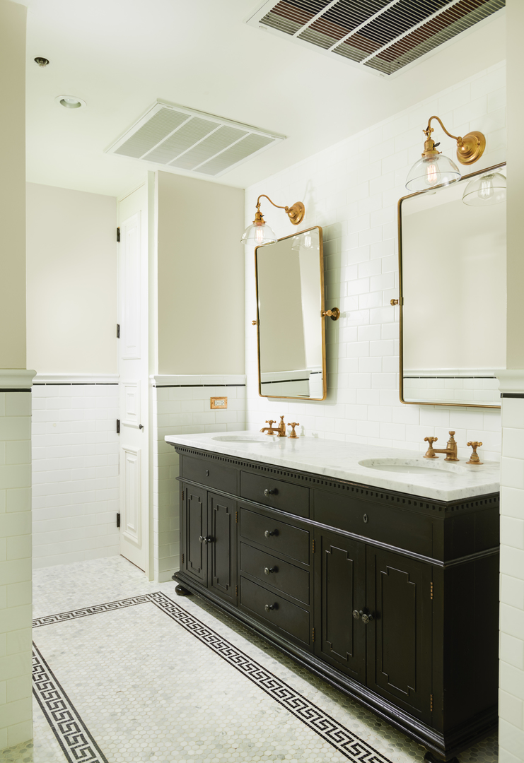 333 W HUBBARD Street Unit: 610-611