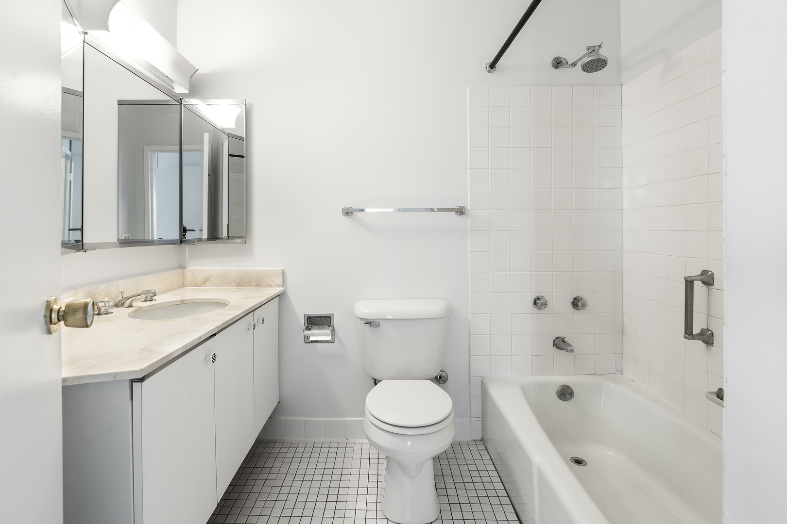5415 N SHERIDAN Road Unit: 3611