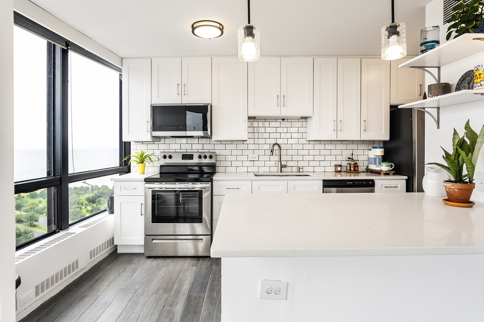 5415 N SHERIDAN Road Unit: 3611