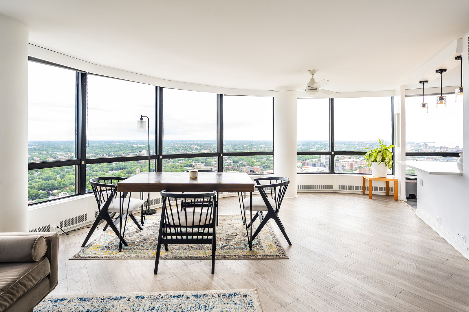 5415 N SHERIDAN Road Unit: 3611
