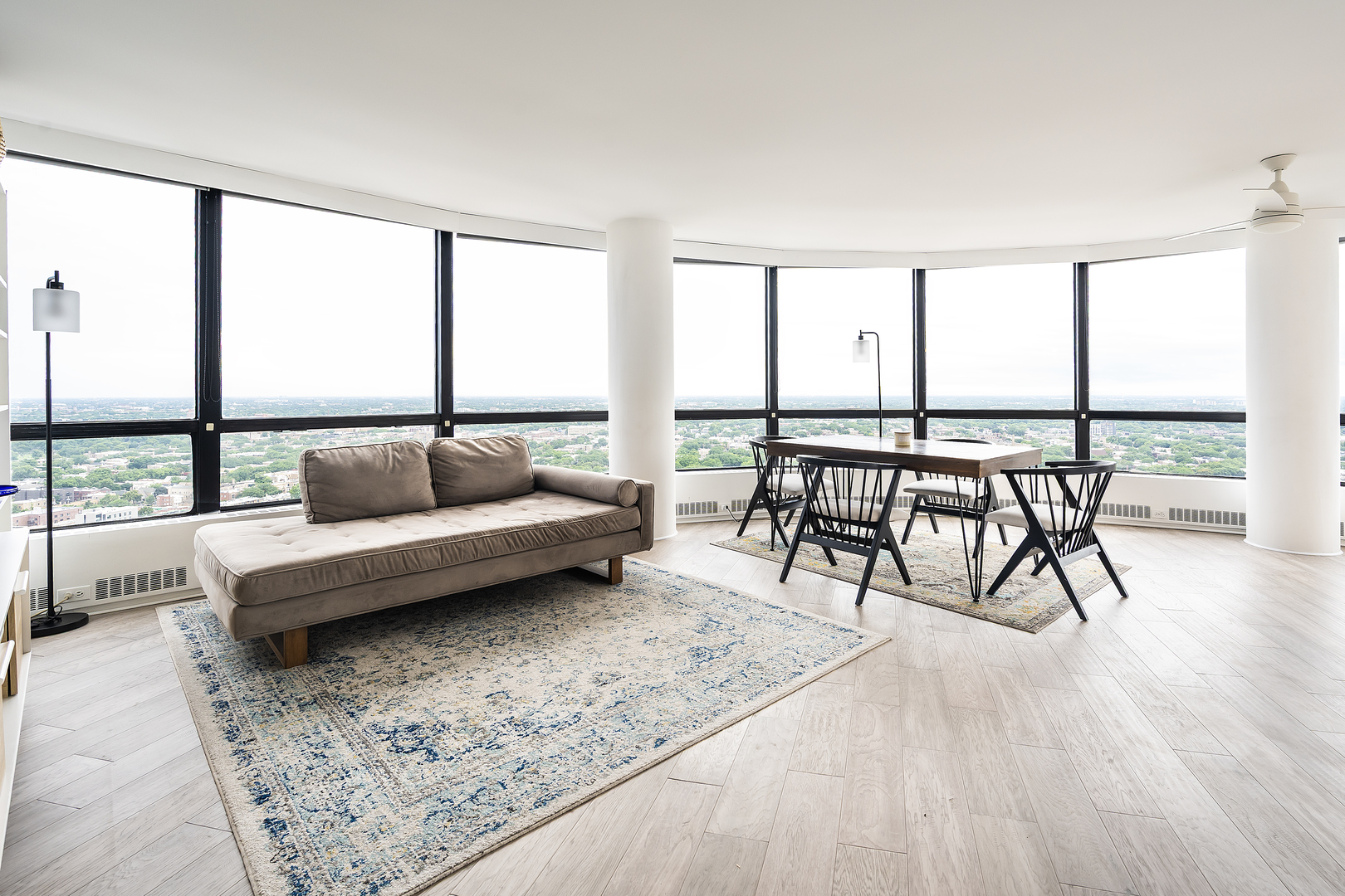 5415 N SHERIDAN Road Unit: 3611