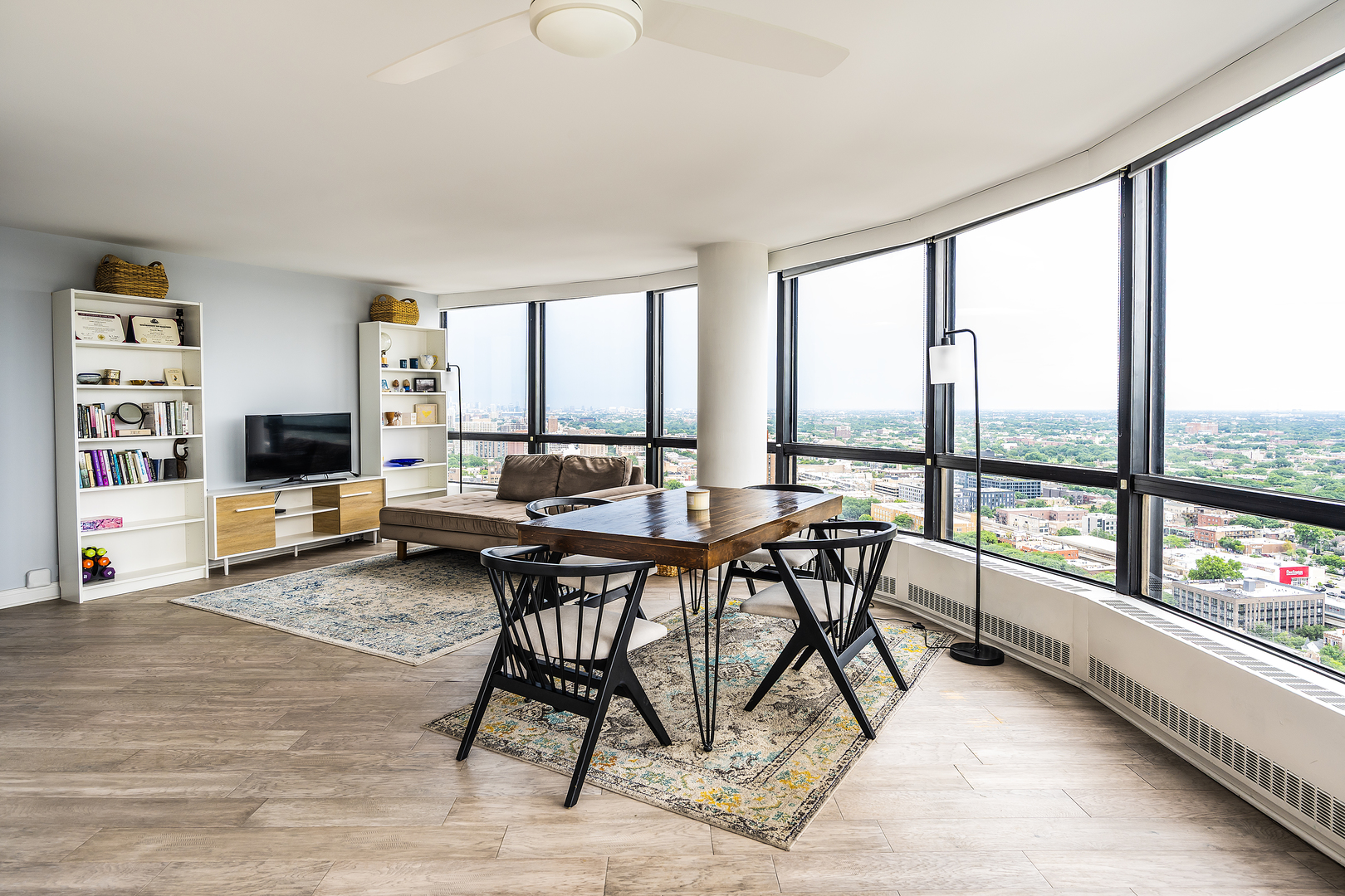 5415 N SHERIDAN Road Unit: 3611