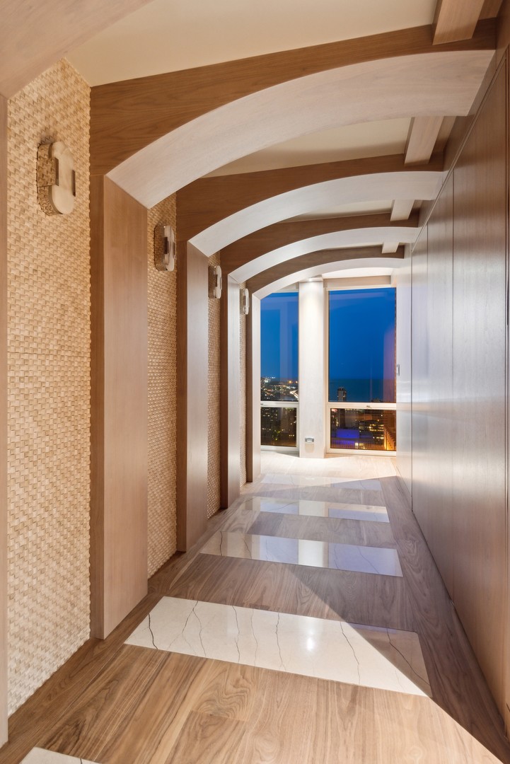 111 E Chestnut Street Unit: 56AB