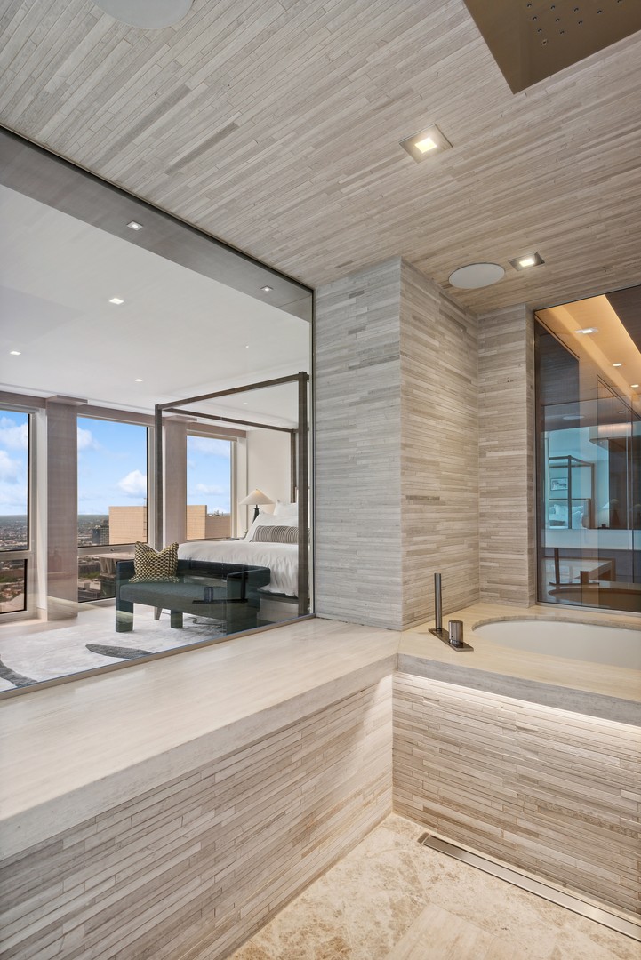 111 E Chestnut Street Unit: 56AB