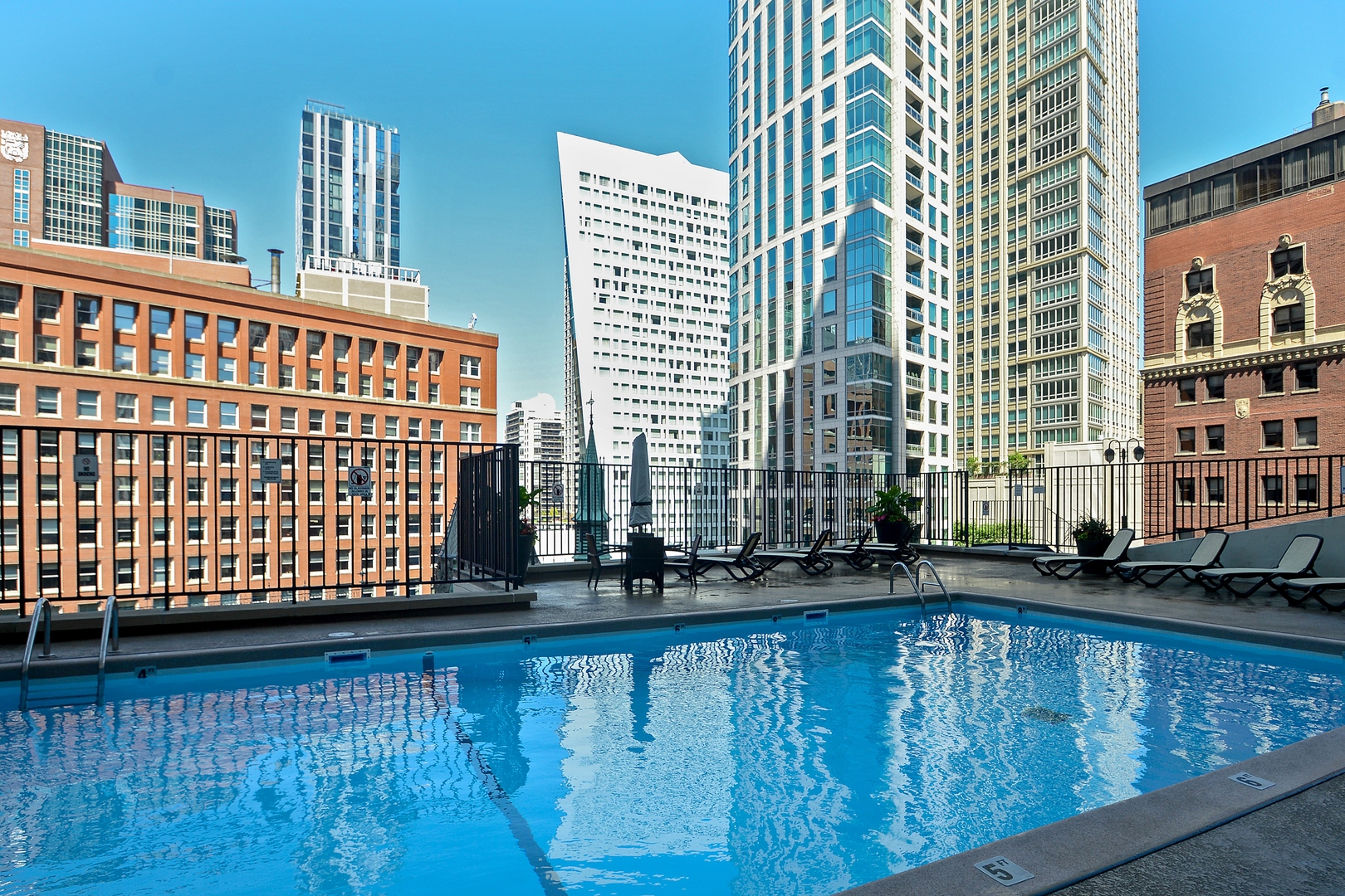 111 E Chestnut Street Unit: 56AB