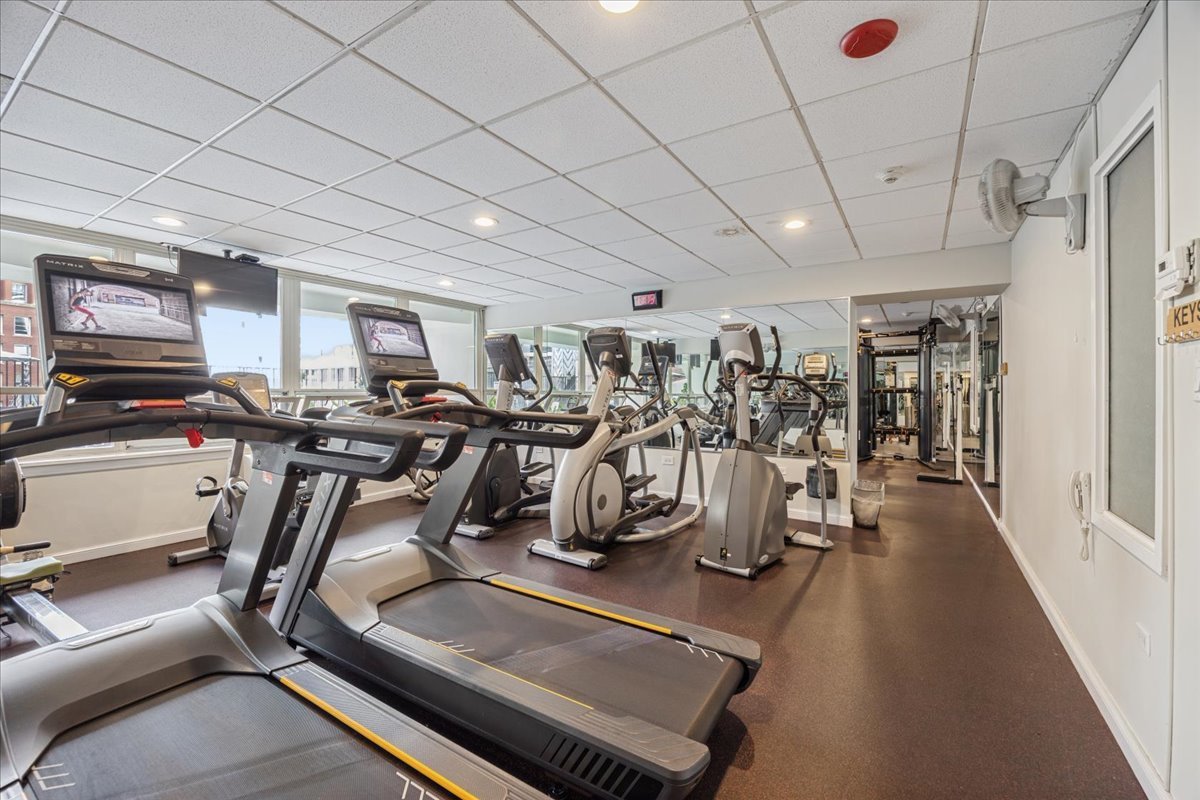 111 E Chestnut Street Unit: 16J