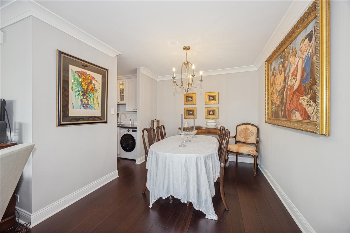 111 E Chestnut Street Unit: 16J