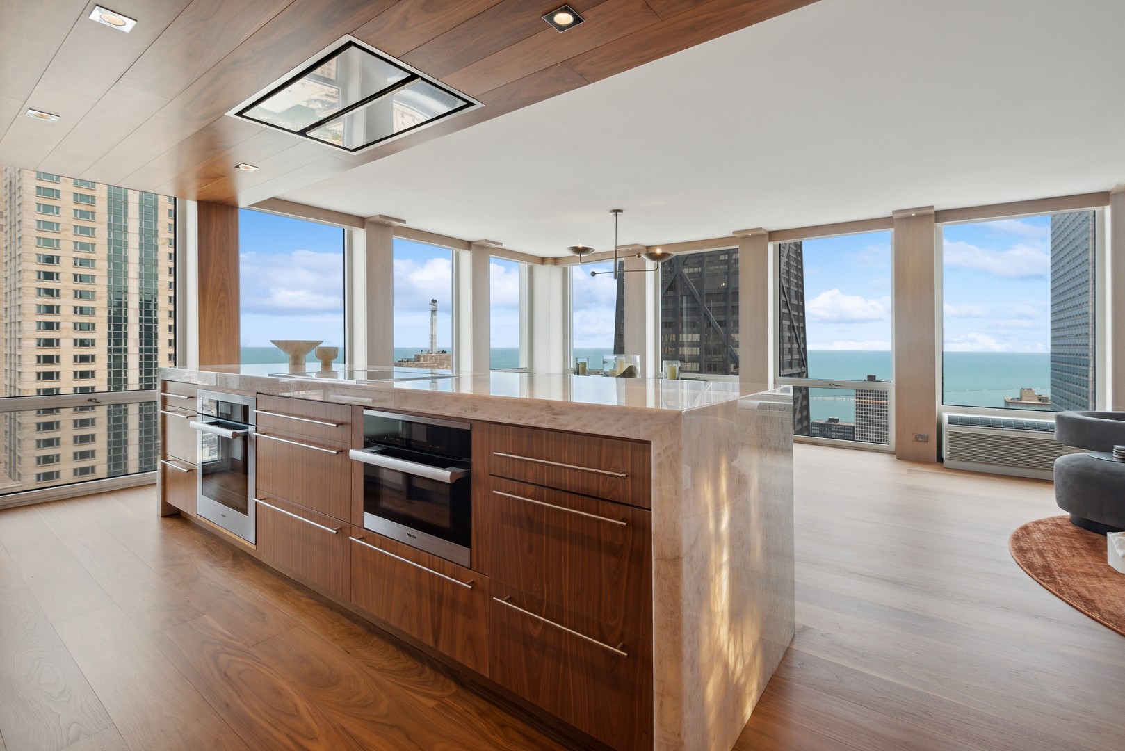 111 E Chestnut Street Unit: 56AB