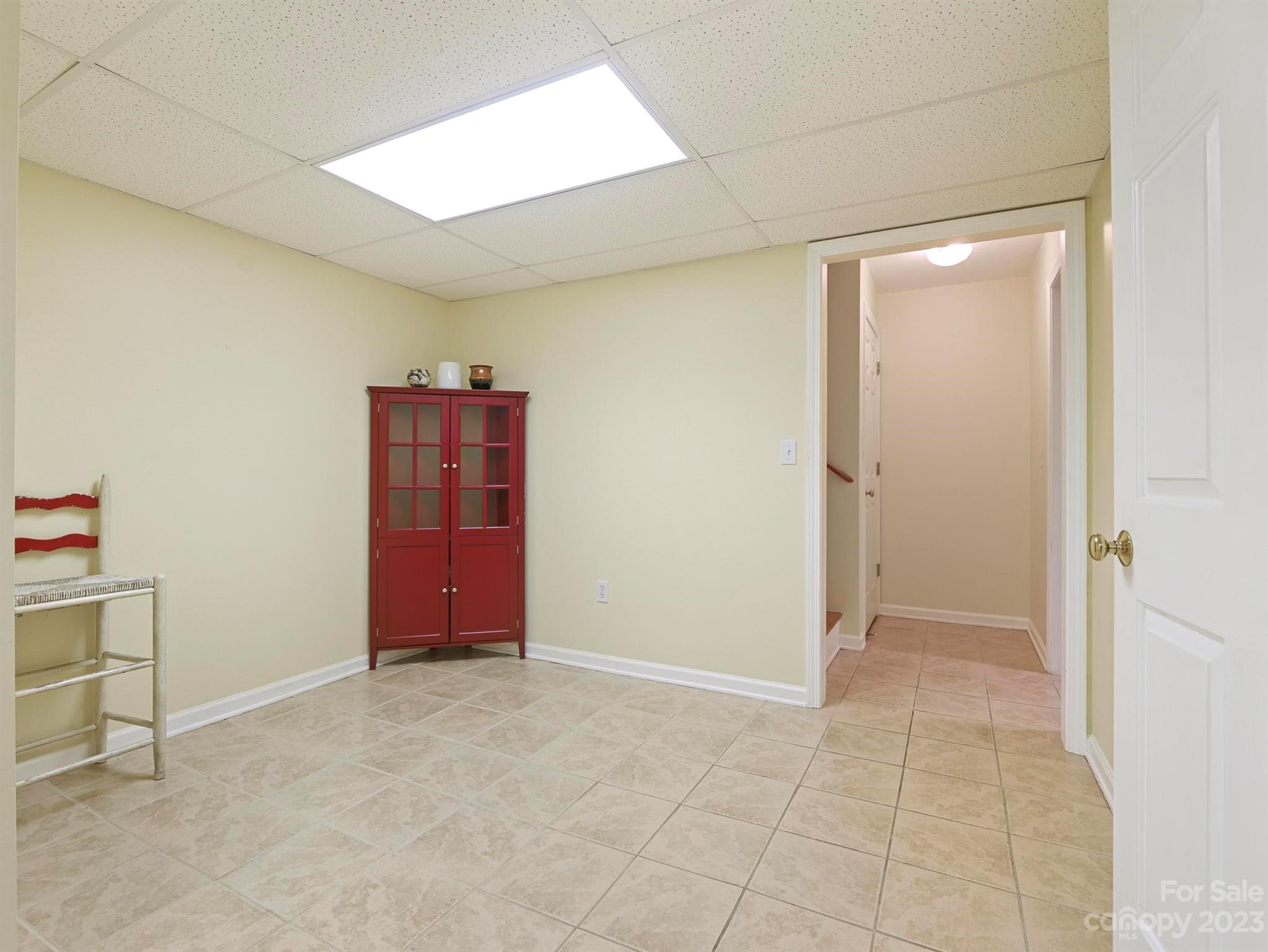 25 Falcon Crest Drive