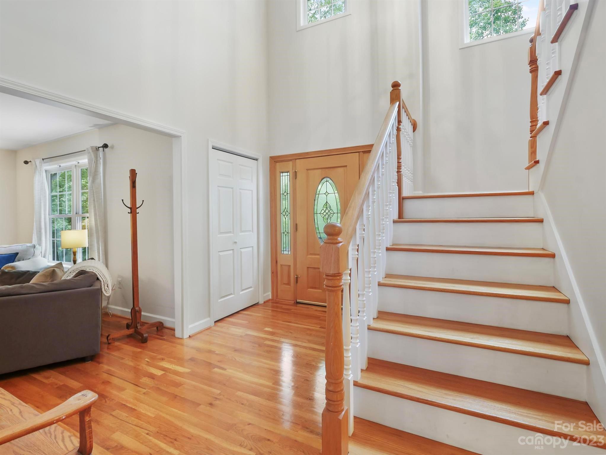 25 Falcon Crest Drive