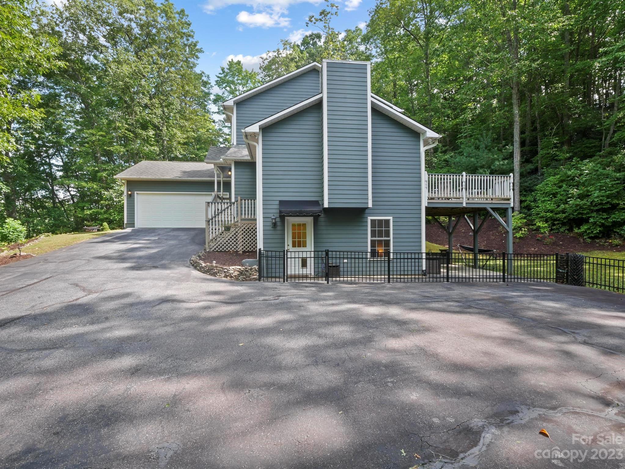 25 Falcon Crest Drive