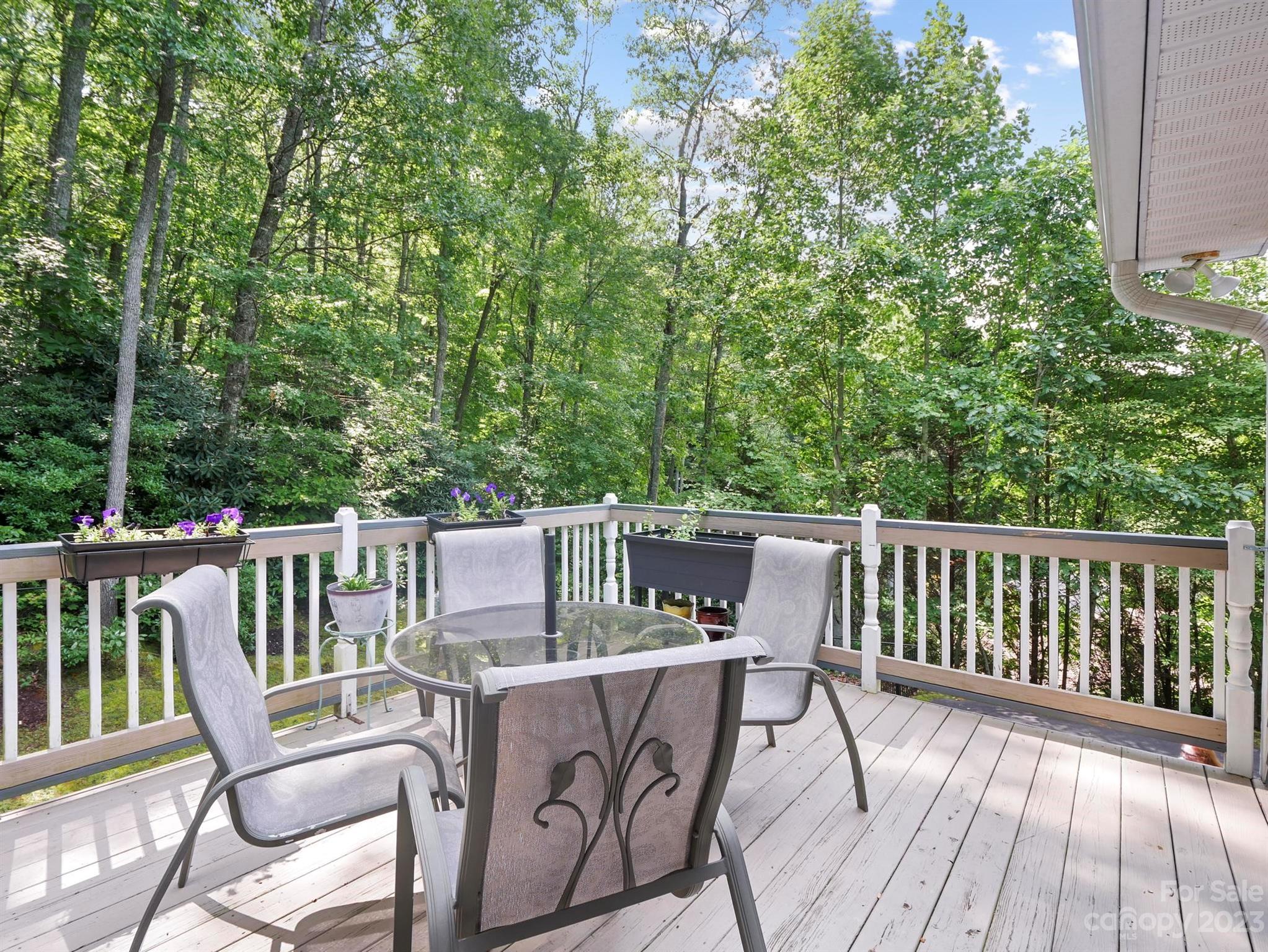 25 Falcon Crest Drive