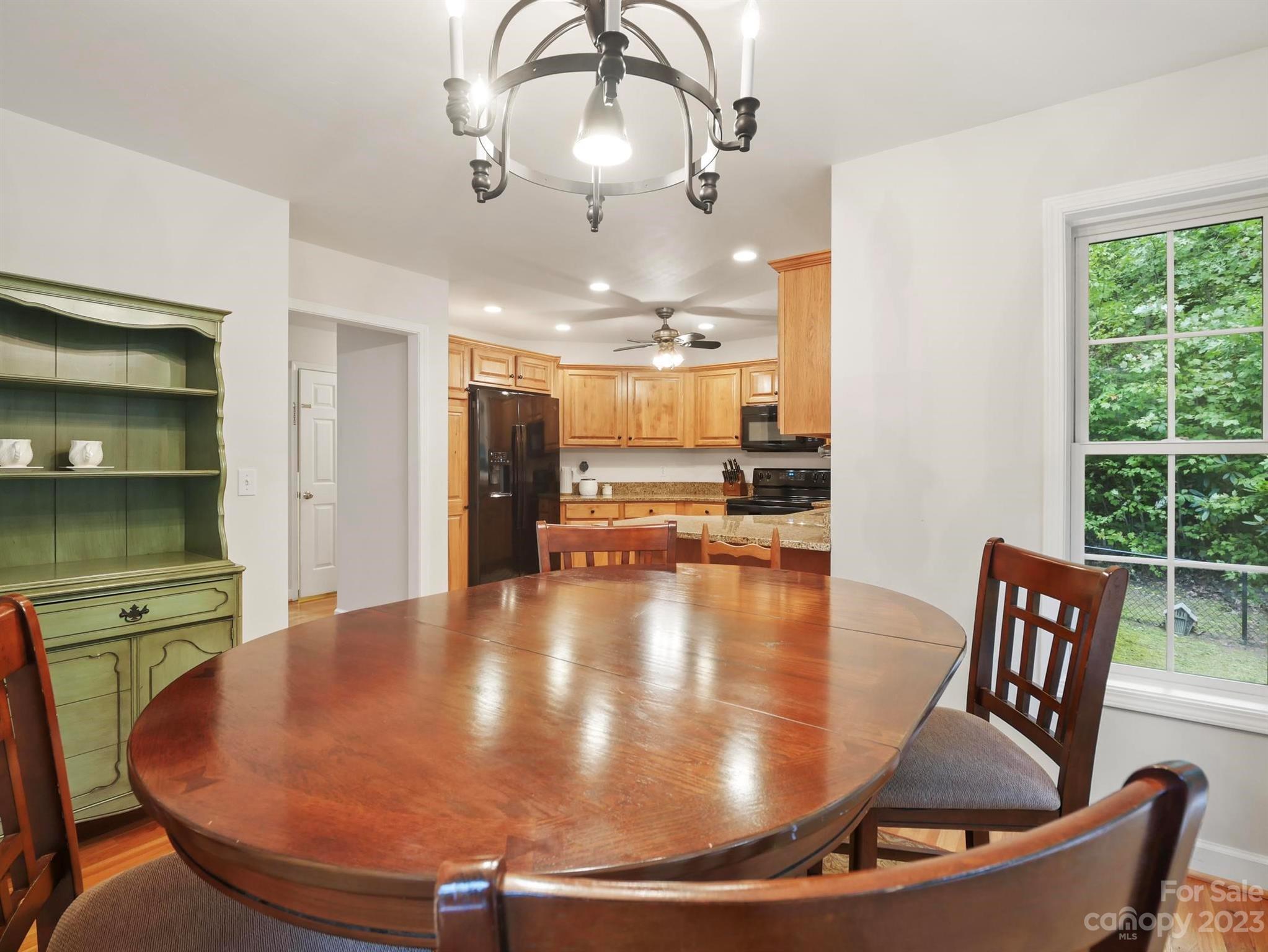 25 Falcon Crest Drive