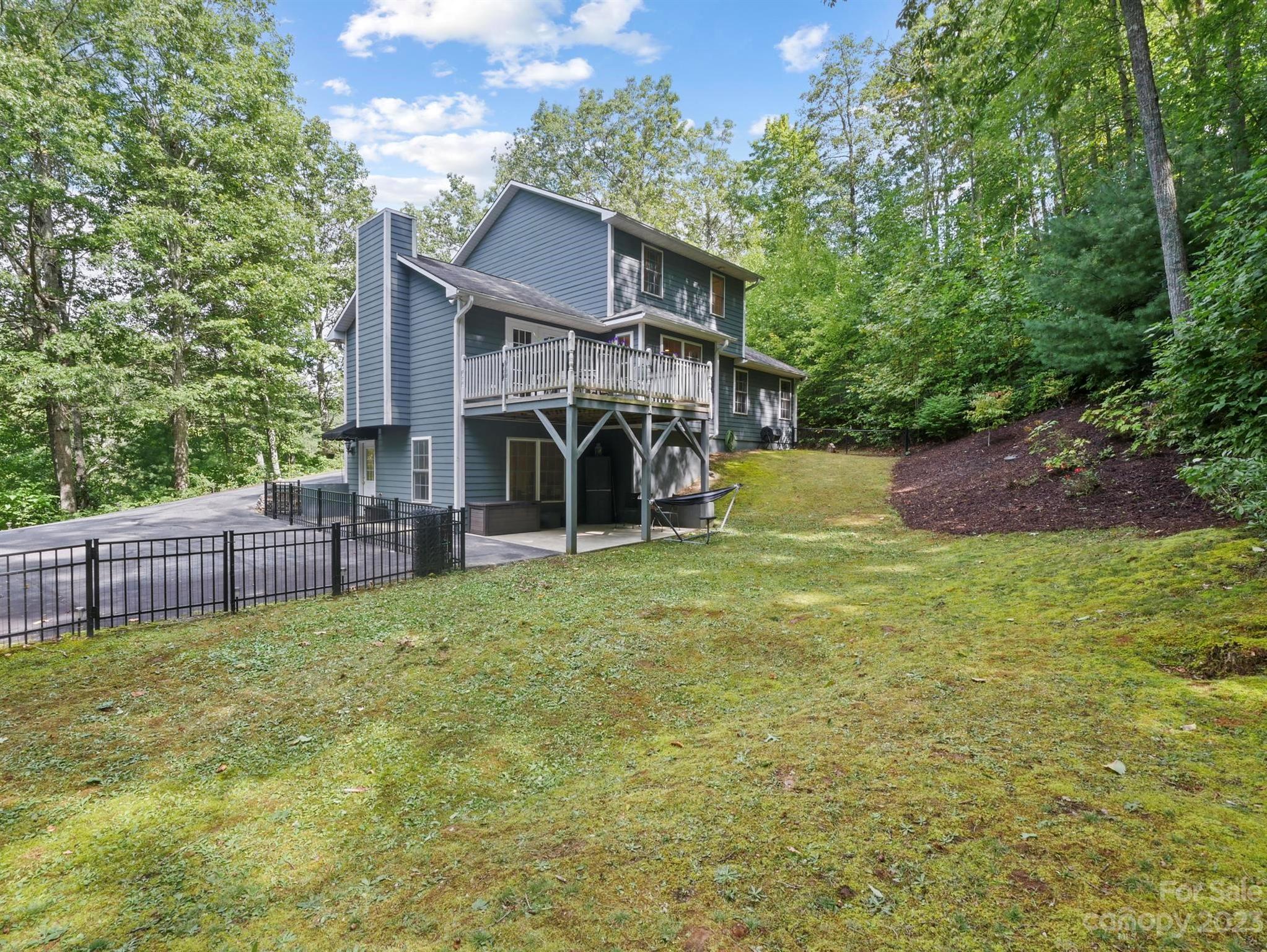 25 Falcon Crest Drive