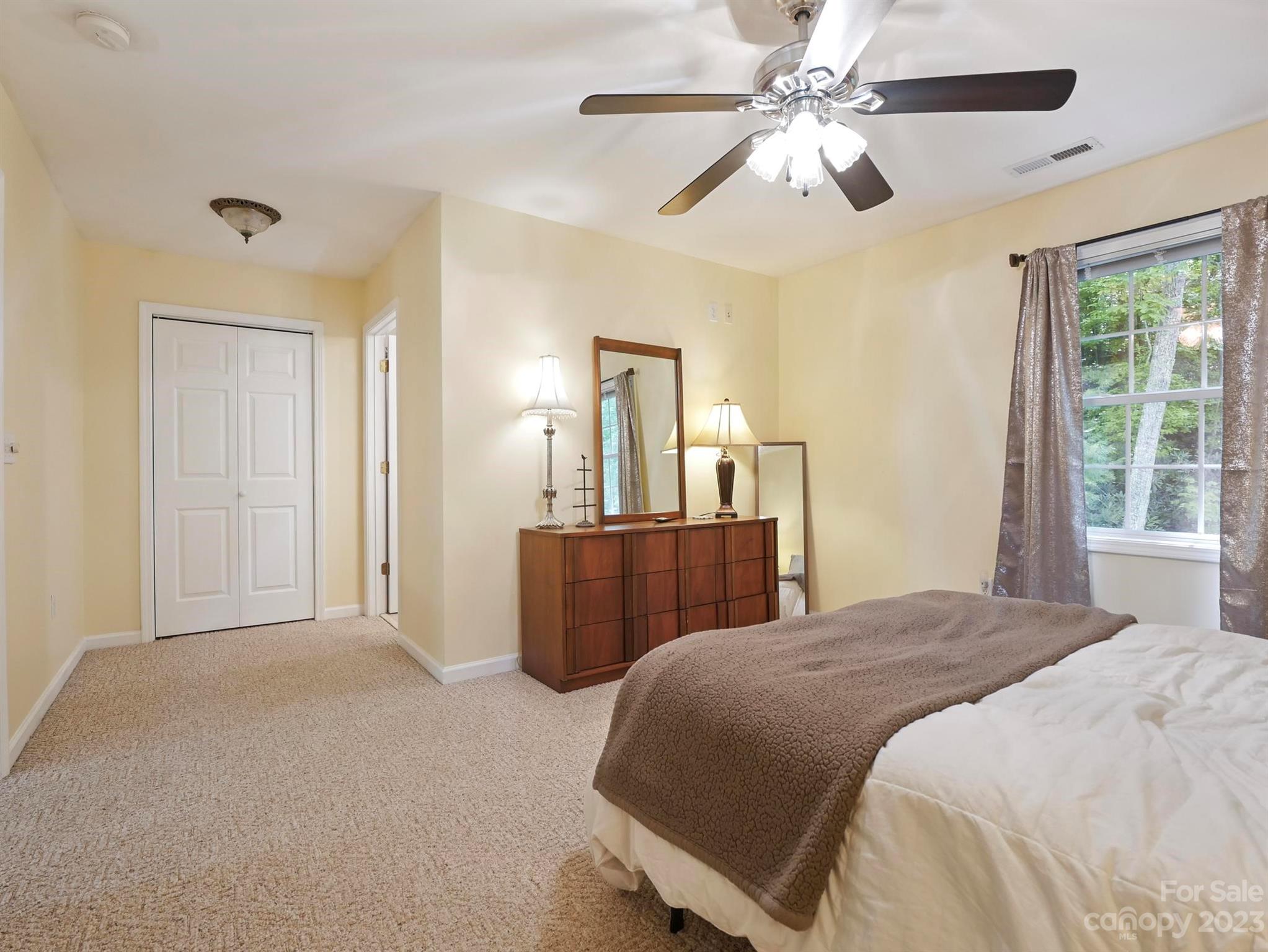 25 Falcon Crest Drive