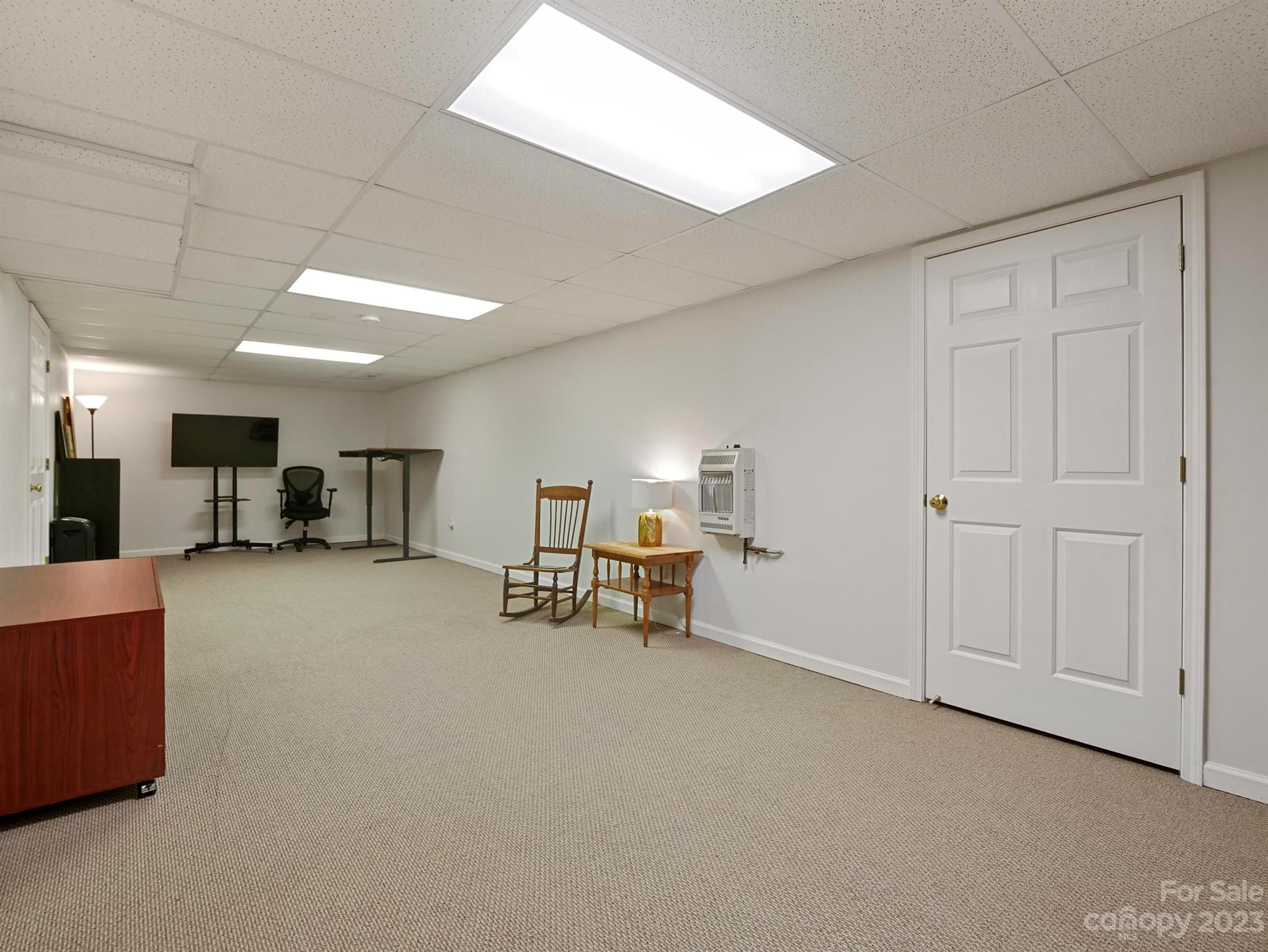 25 Falcon Crest Drive