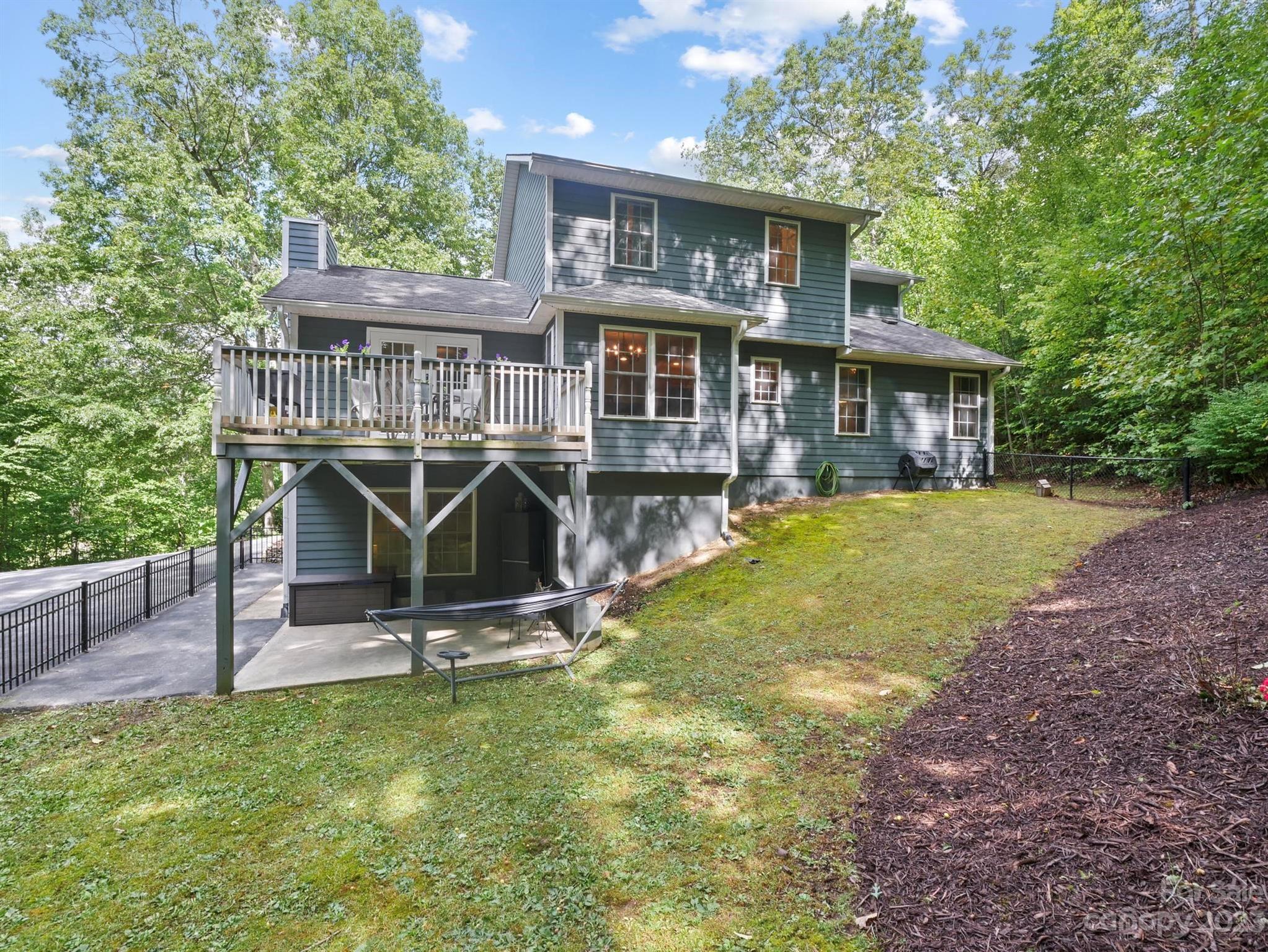 25 Falcon Crest Drive