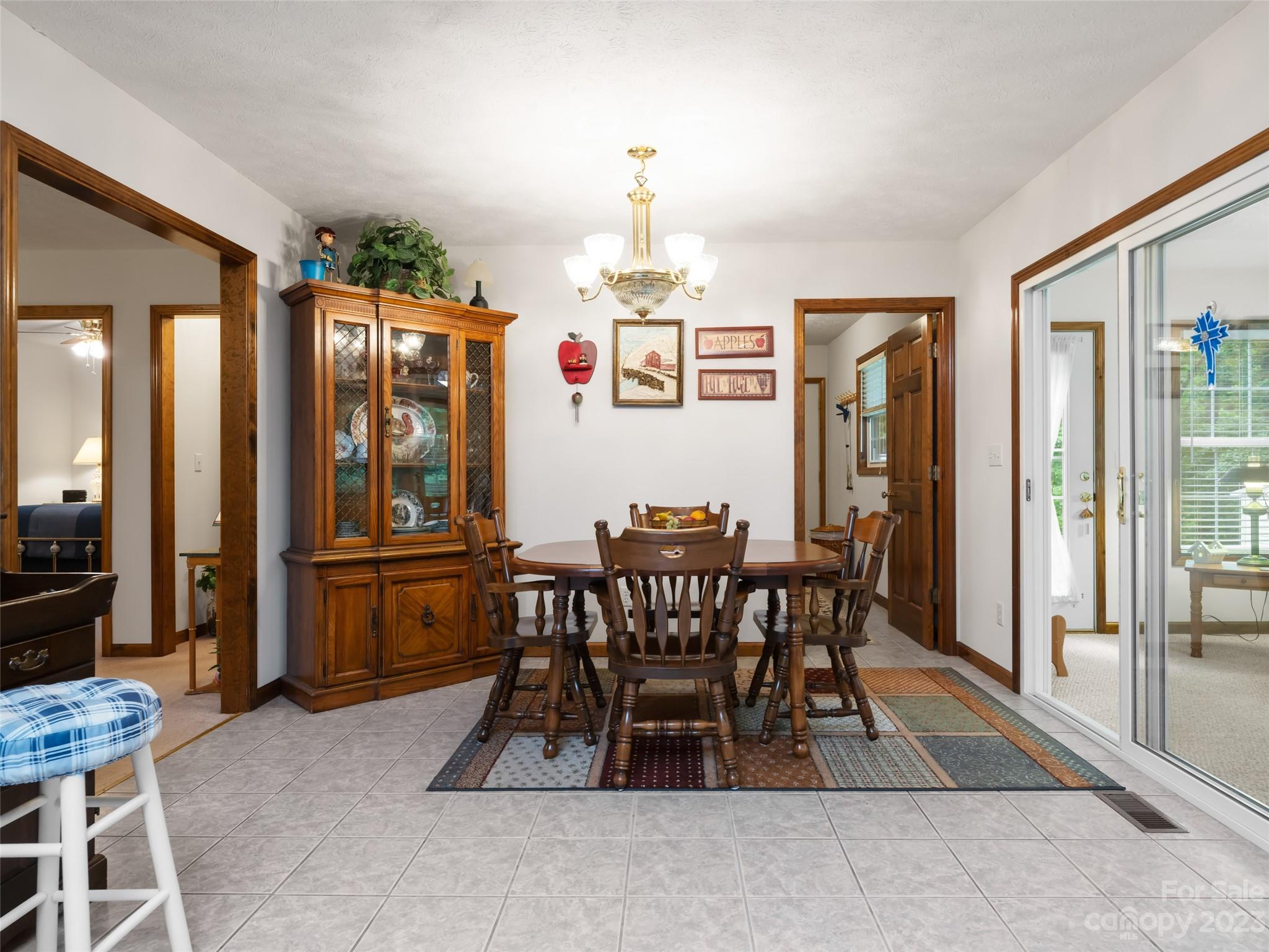 159 W Sweetbriar Lane