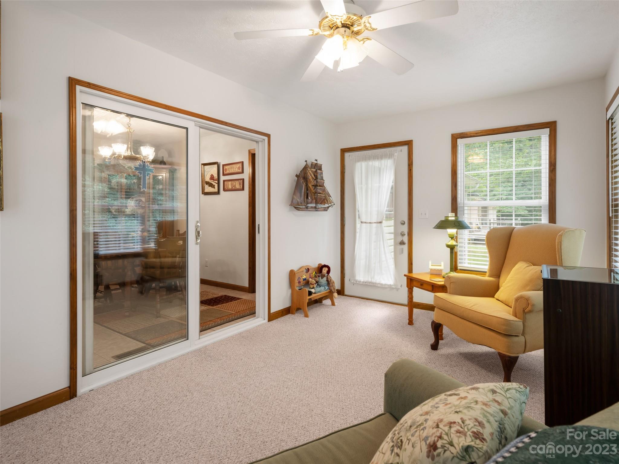 159 W Sweetbriar Lane