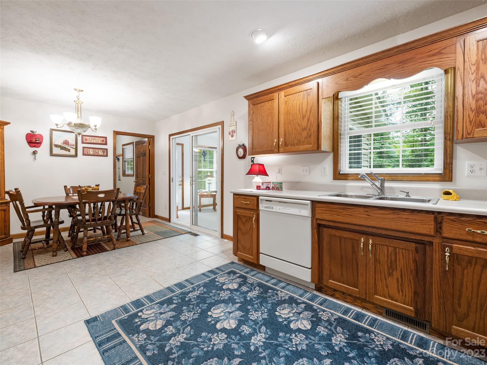 159 W Sweetbriar Lane