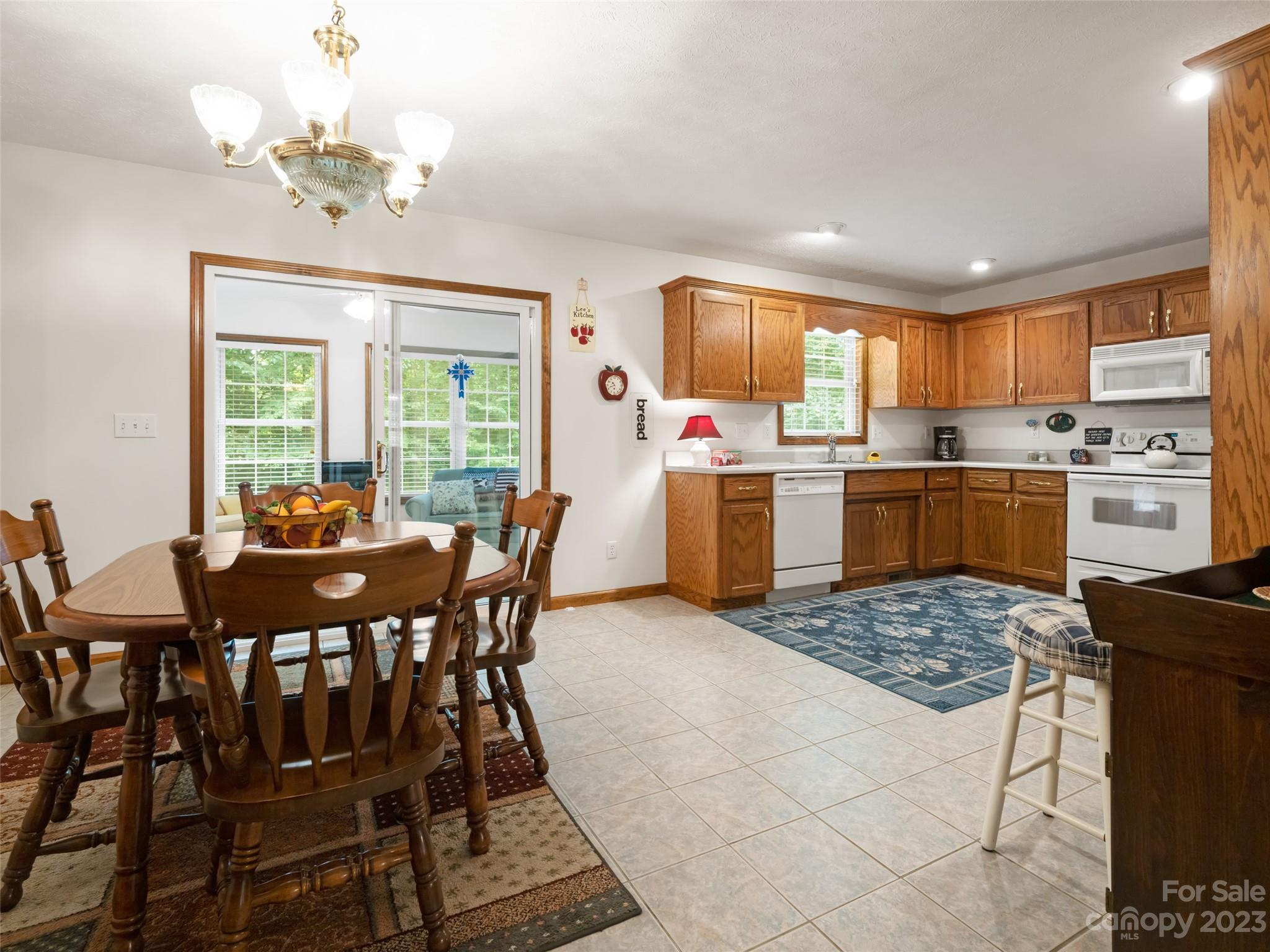 159 W Sweetbriar Lane