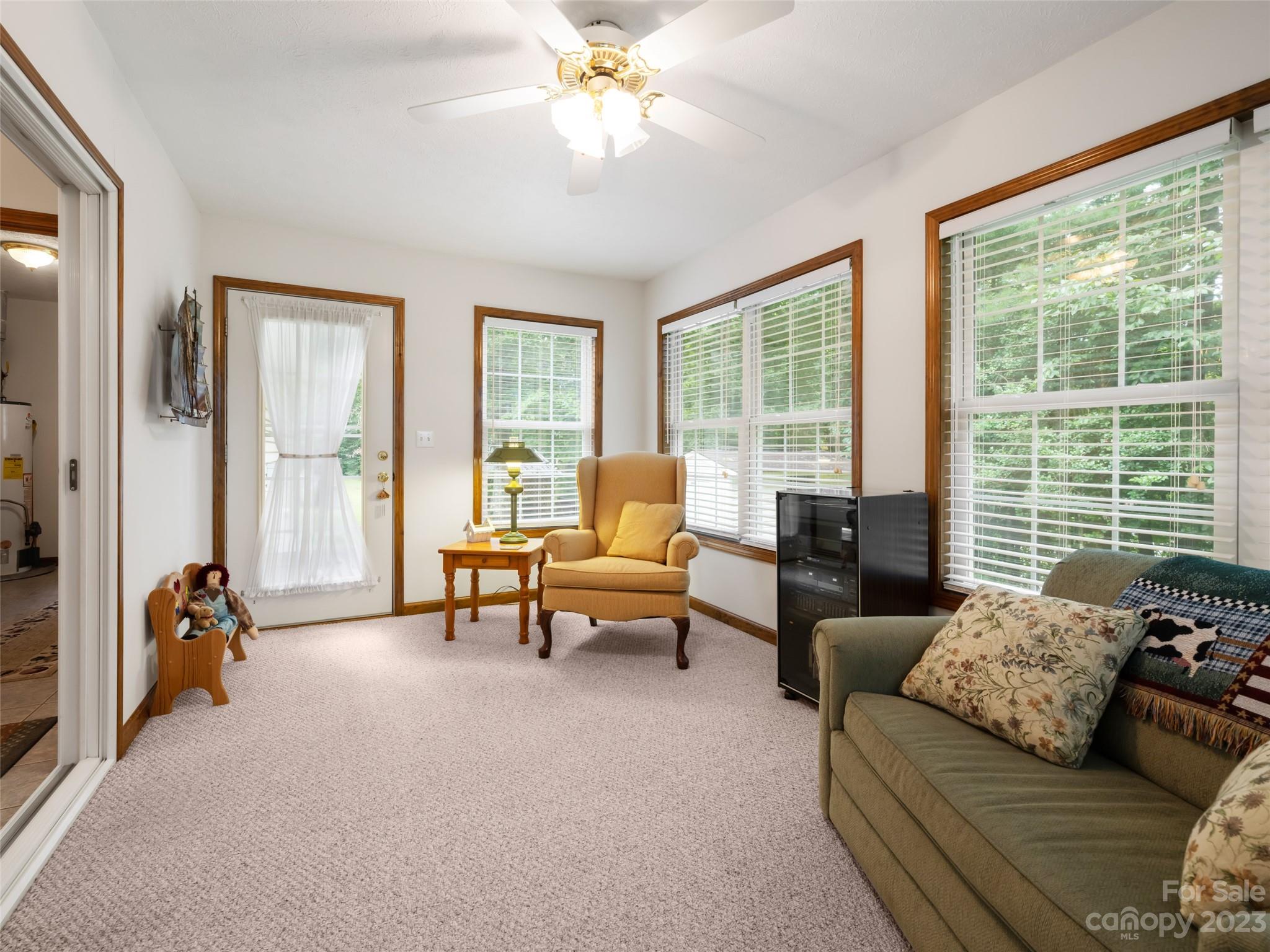 159 W Sweetbriar Lane