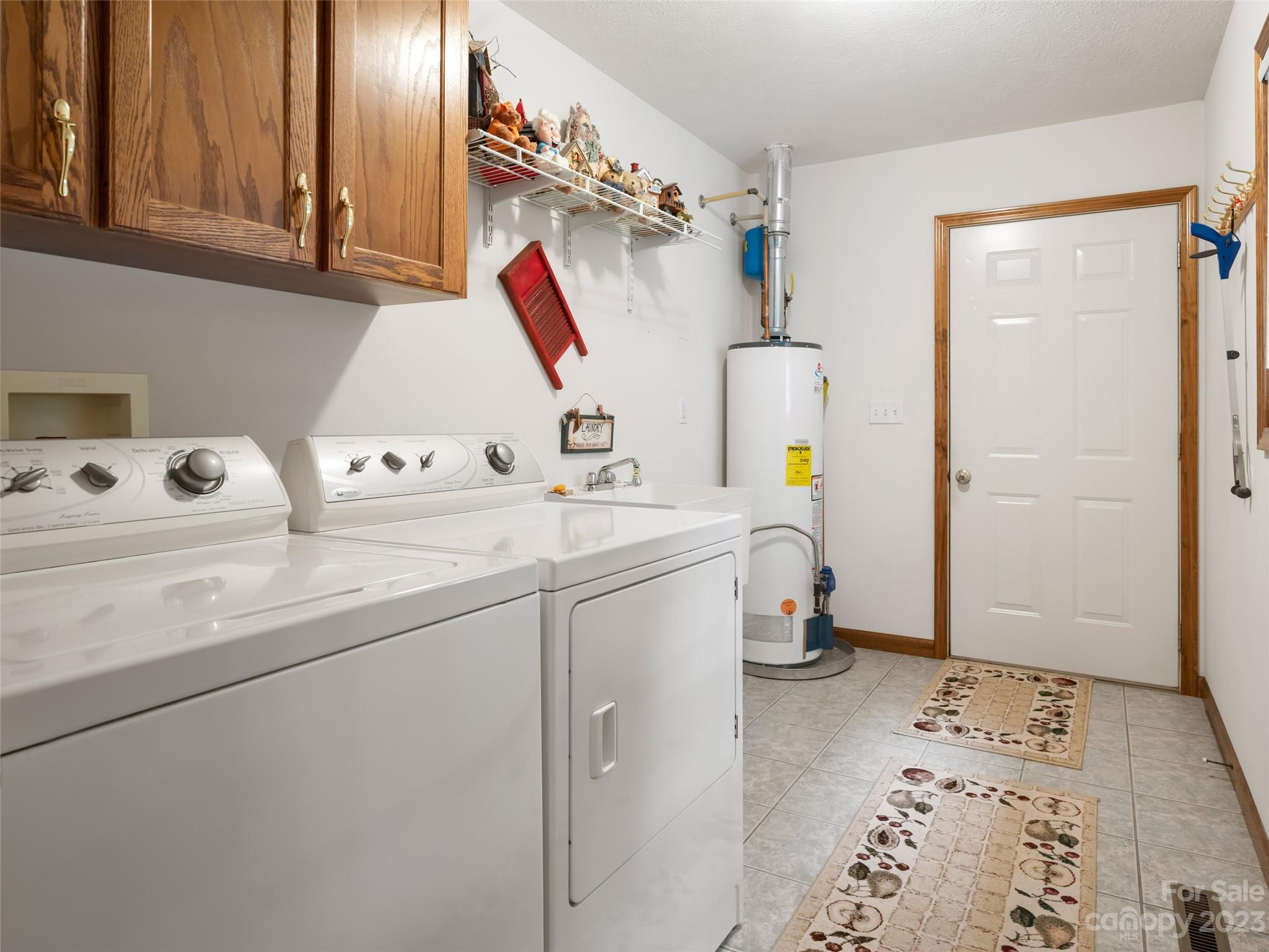 159 W Sweetbriar Lane