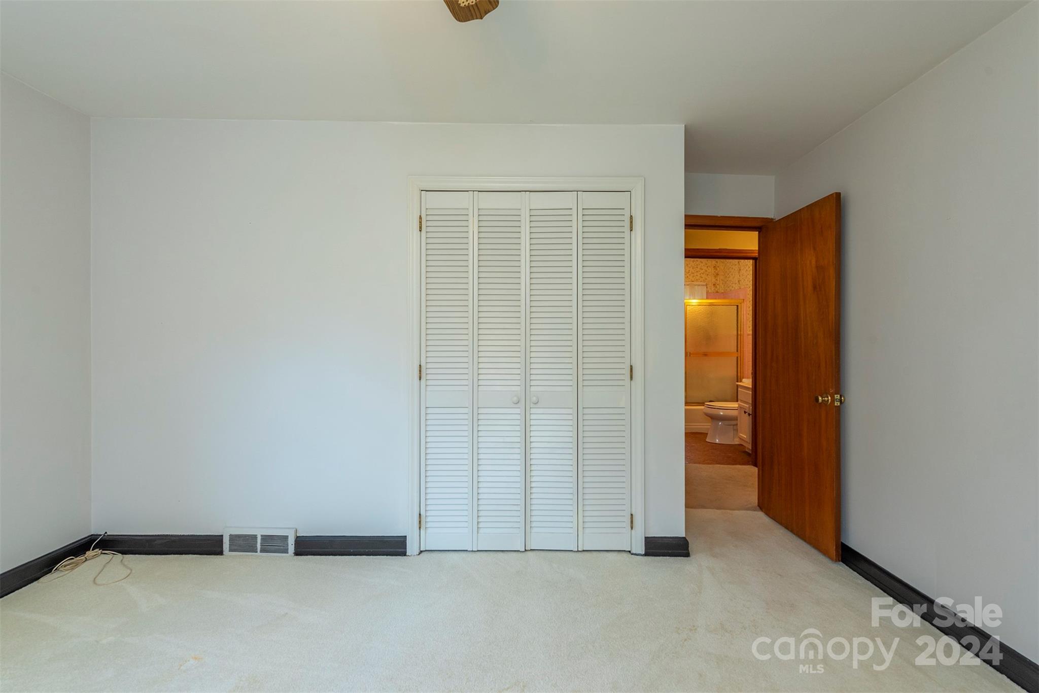 330 S Lakewood Circle