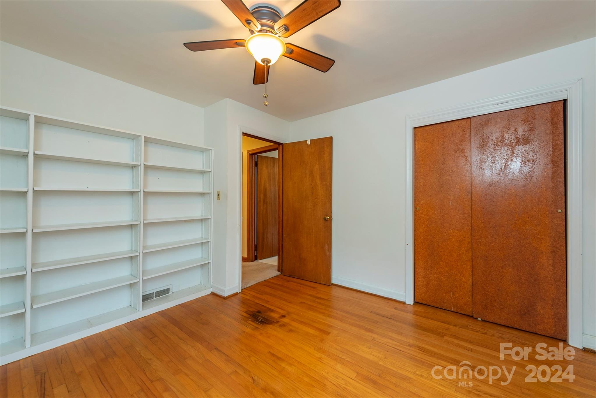 330 S Lakewood Circle