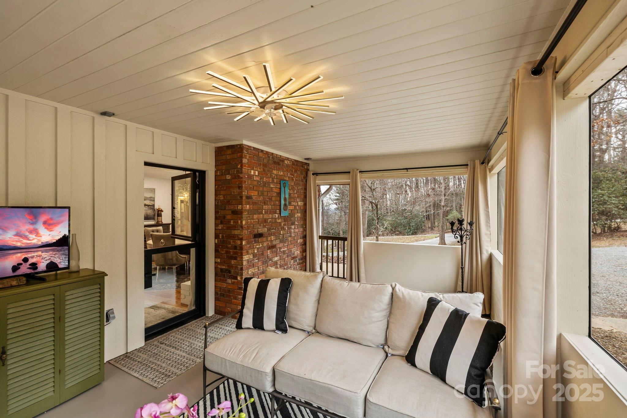 873 Indian Hill Road