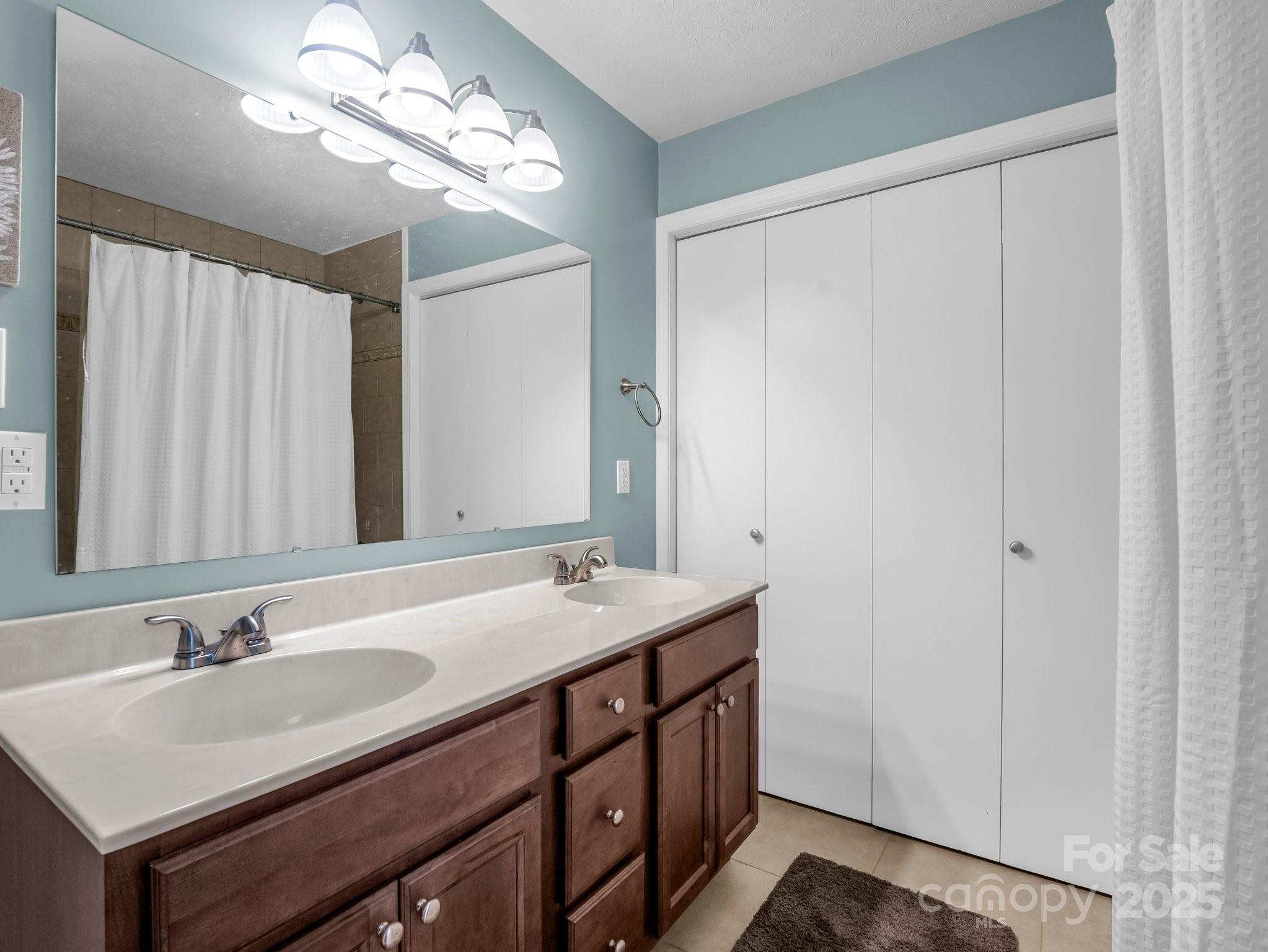 19 Robert E Lee Drive