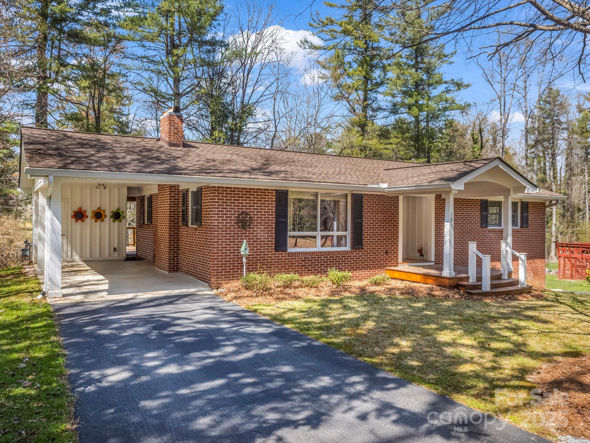 19 Robert E Lee Drive