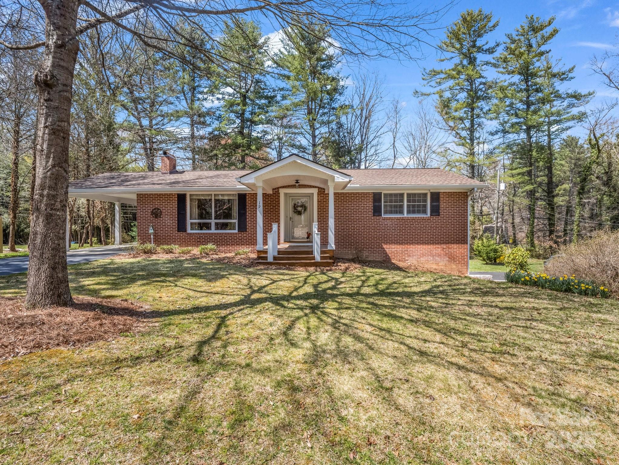 19 Robert E Lee Drive