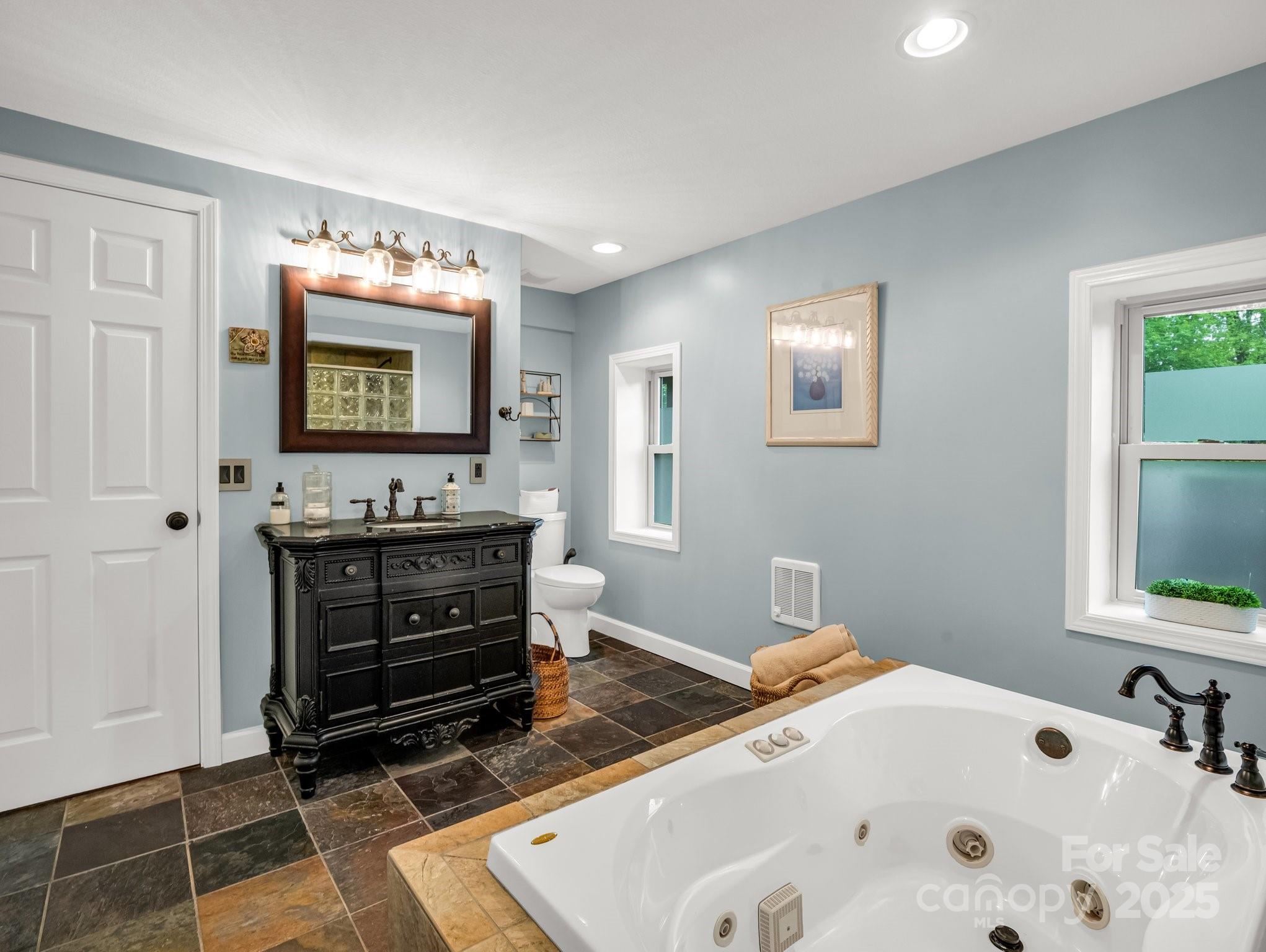 1647 Kensington Road