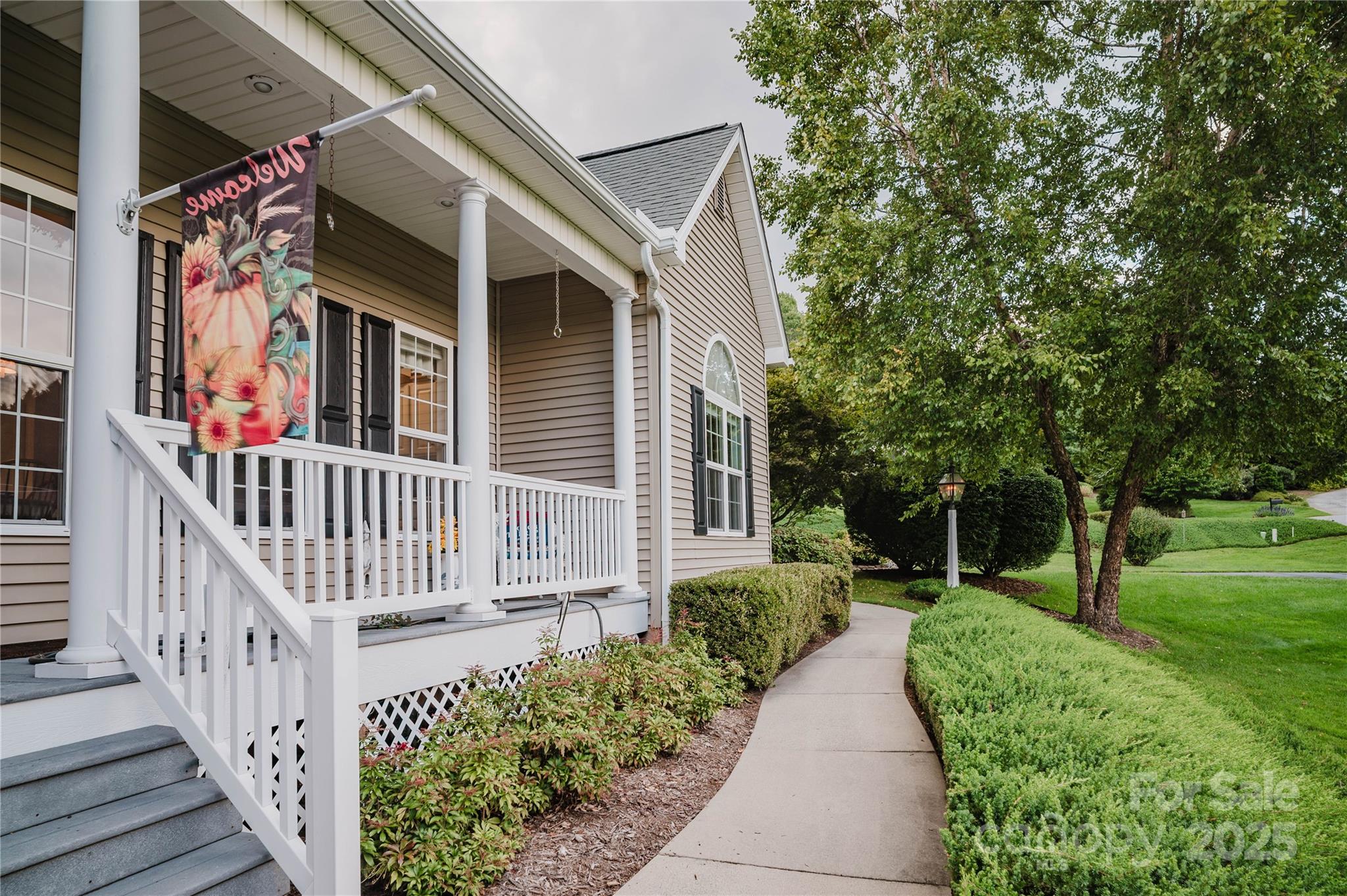 2007 Holly Tree Hill