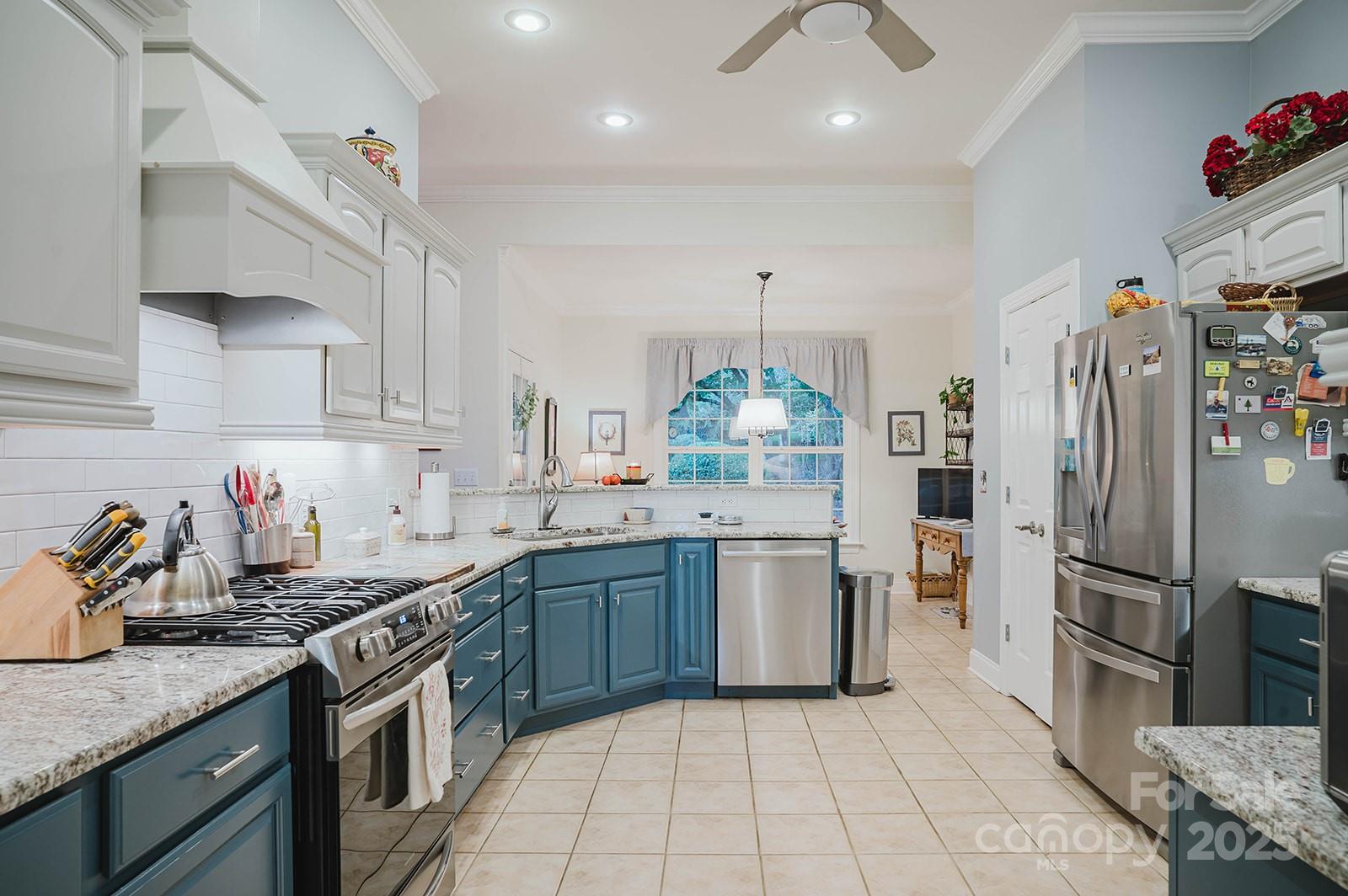 2007 Holly Tree Hill