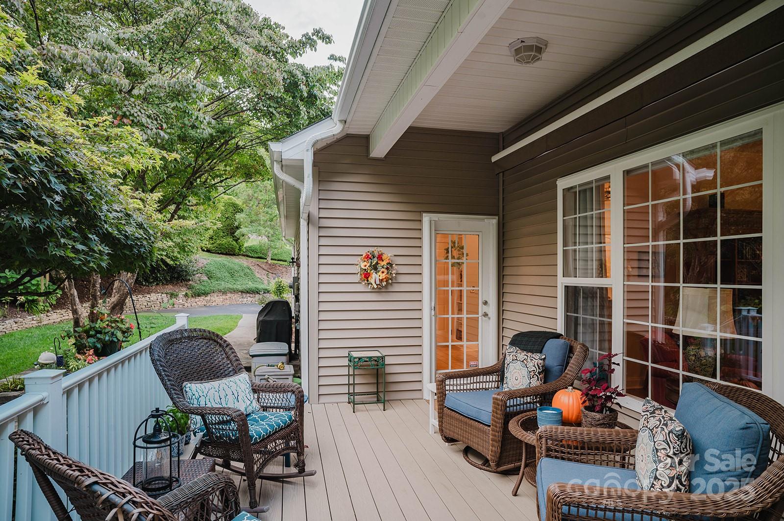 2007 Holly Tree Hill