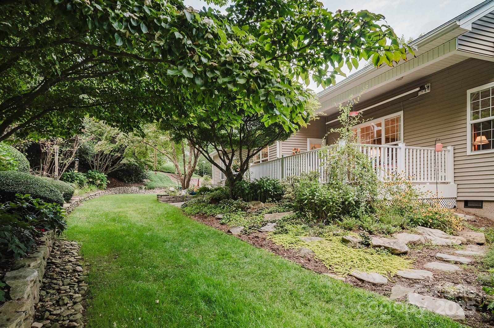 2007 Holly Tree Hill