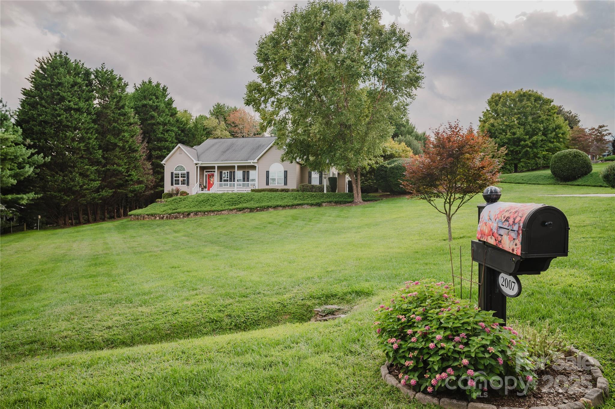 2007 Holly Tree Hill