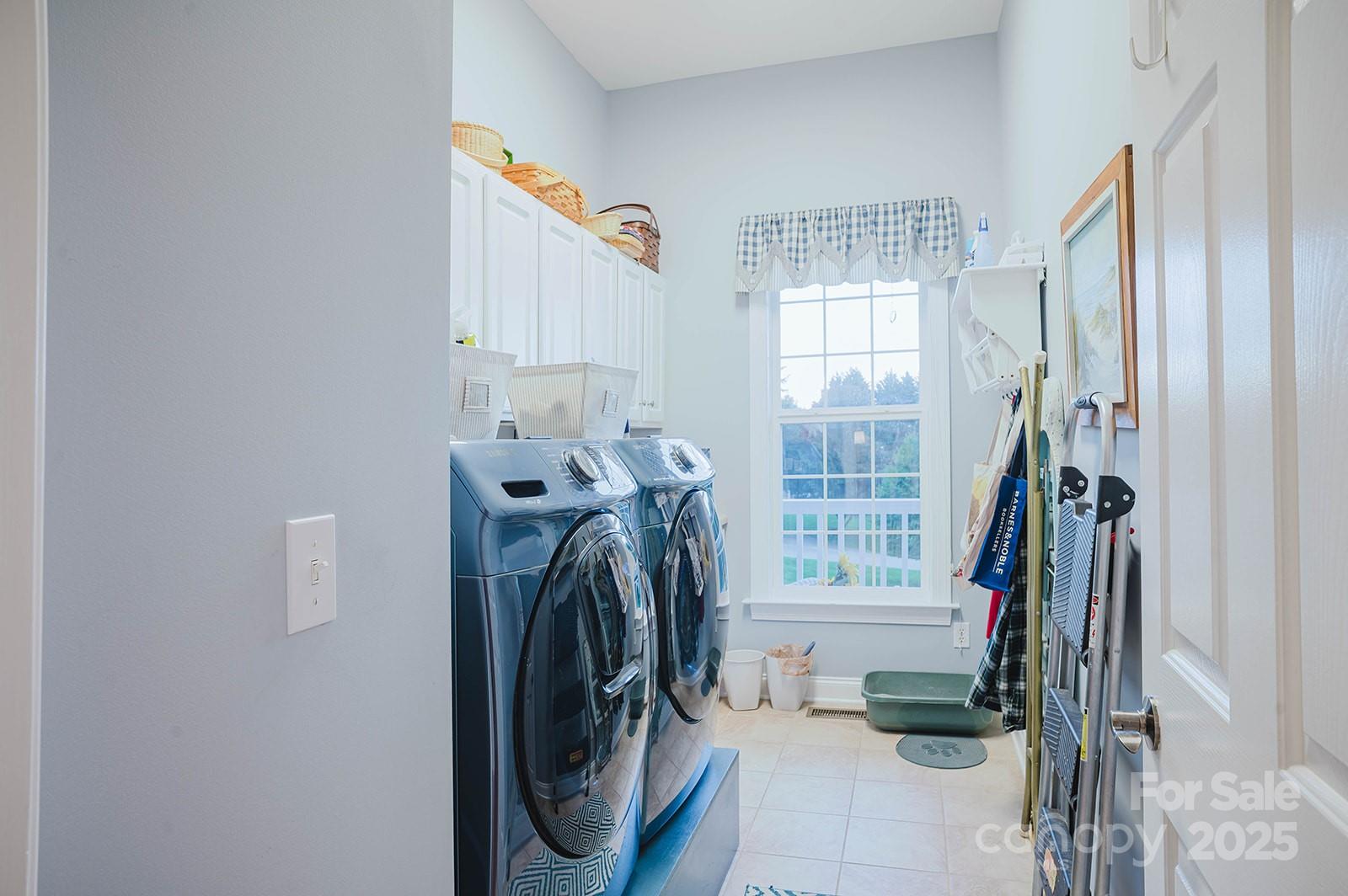 2007 Holly Tree Hill