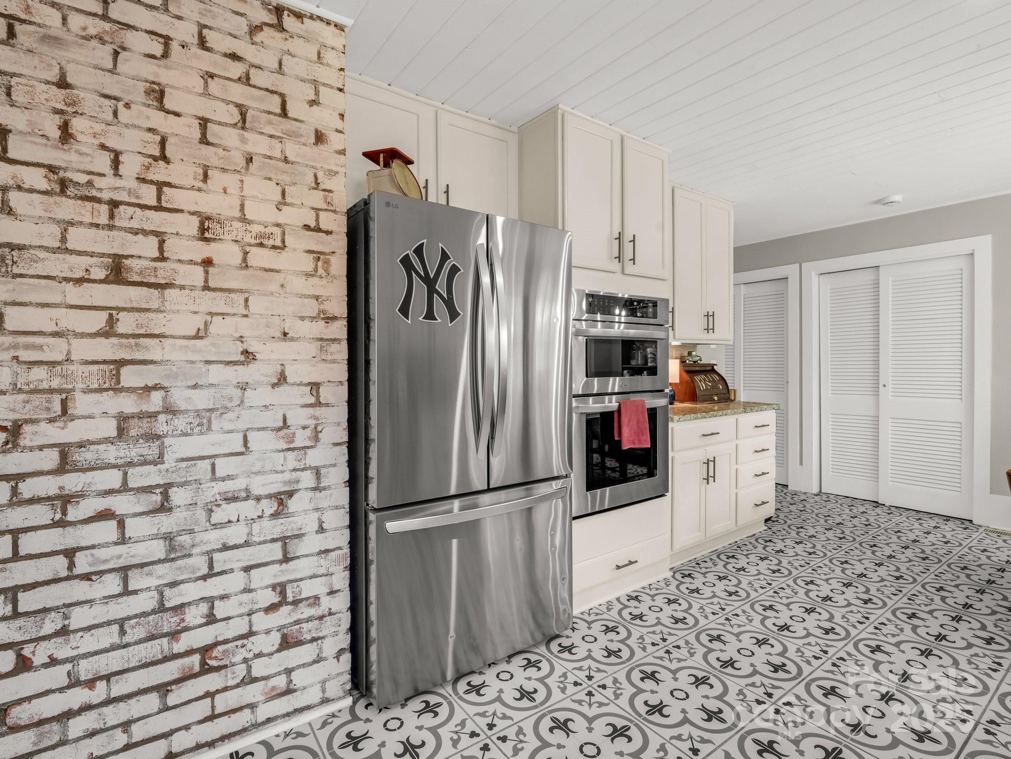 1351 Chanteloup Drive